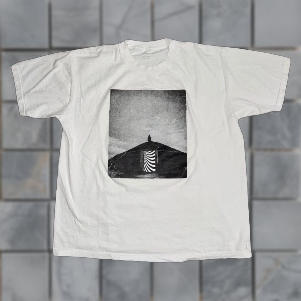 Vintage Weird Canyon Graphic Photography Tee White XL Oversized Art Shirt Size US XL / EU 56 / 4 - 1 Thumbnail