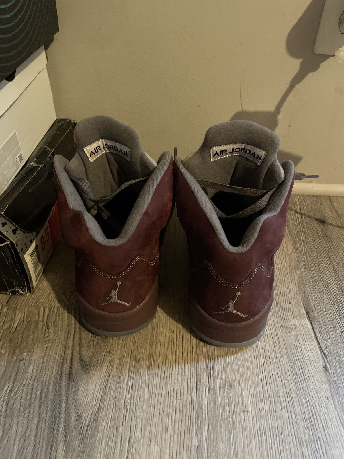 Jordan Brand Retro Burgundy 5s with box Size US 9 / EU 42 - 2 Thumbnail