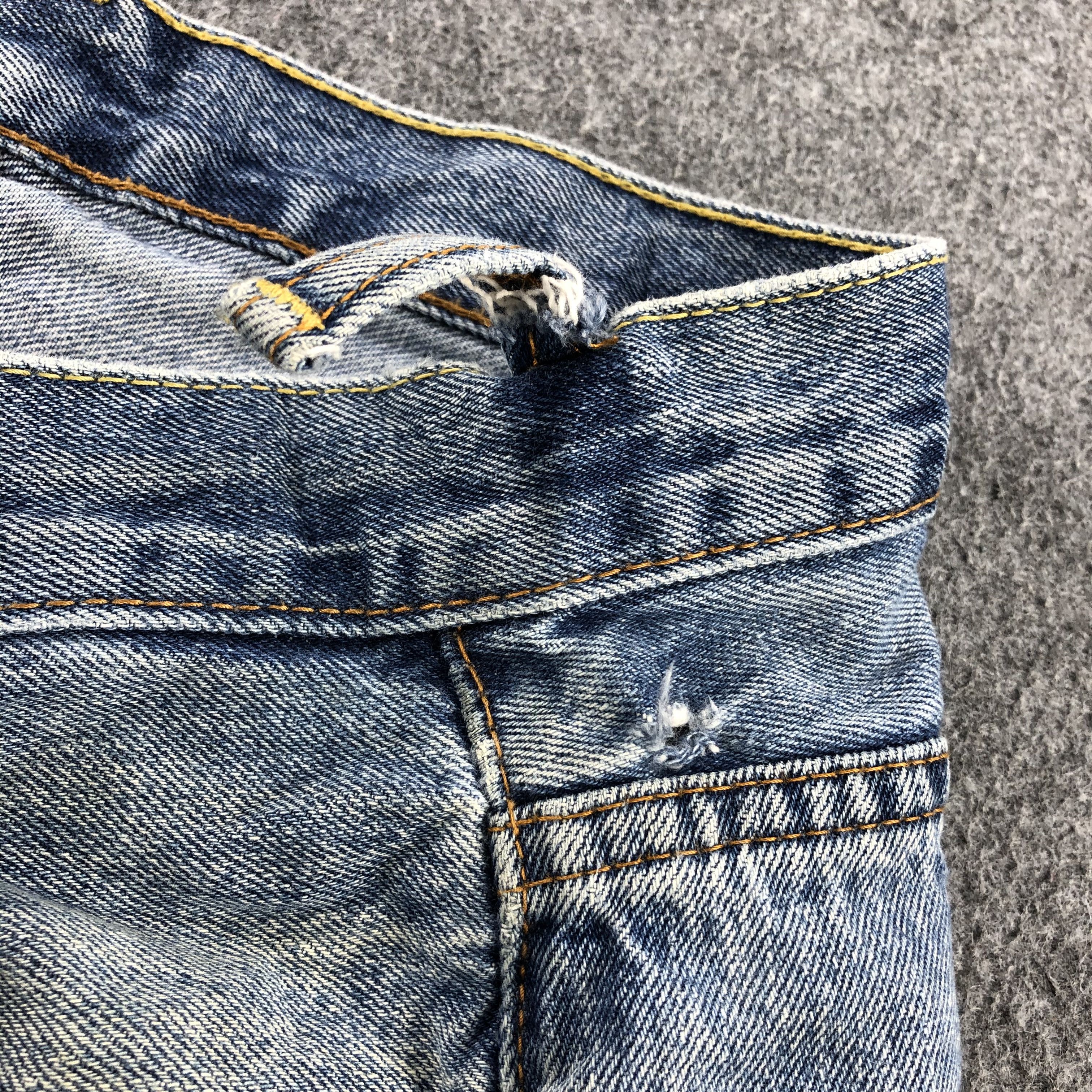 Levi's Vintage Levis 550 Jeans Faded Blue Jeans-J1082 Size US 36 / EU 52 - 8 Thumbnail
