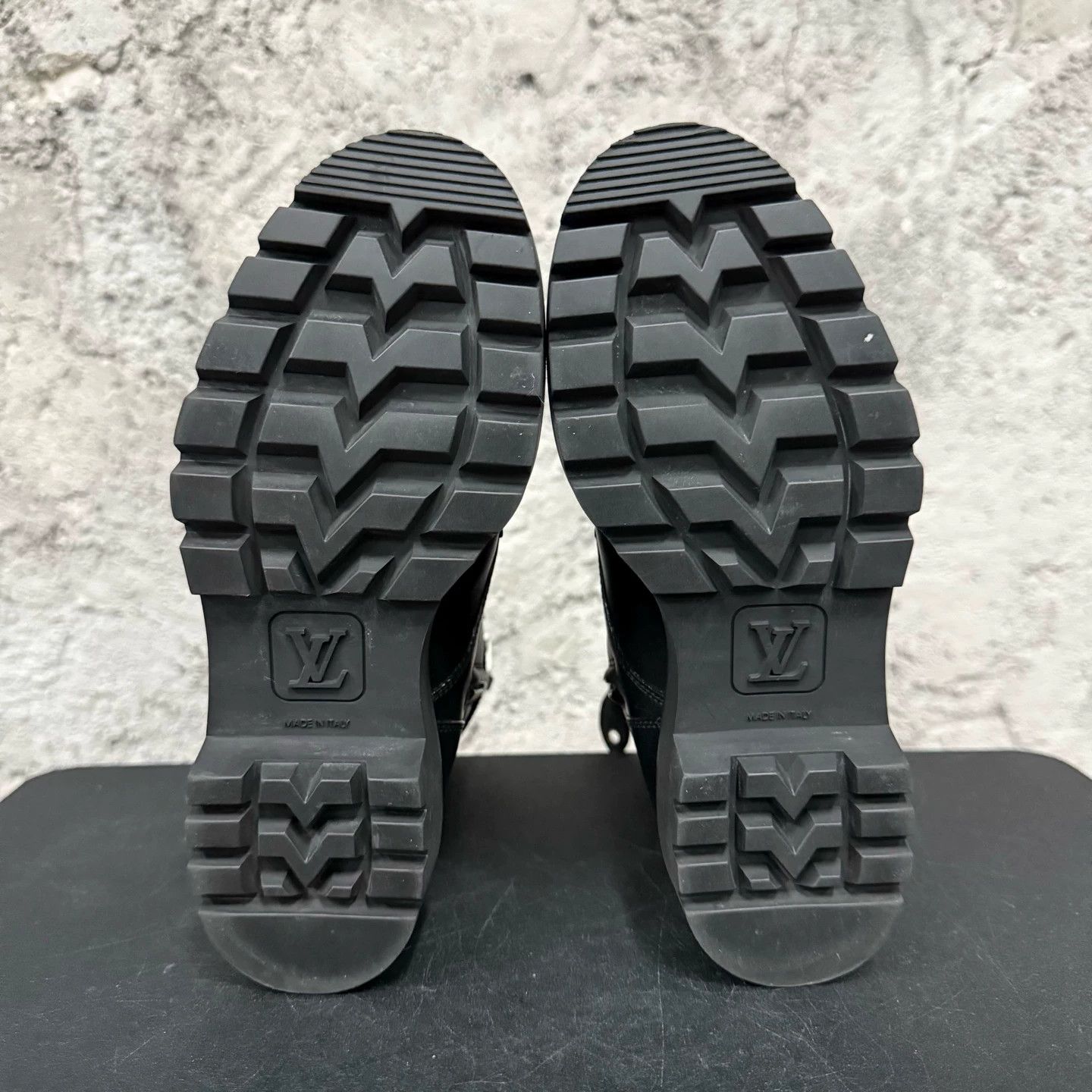 Louis Vuitton lv boots women's 35 Size US 4 / IT 34 - 7 Thumbnail