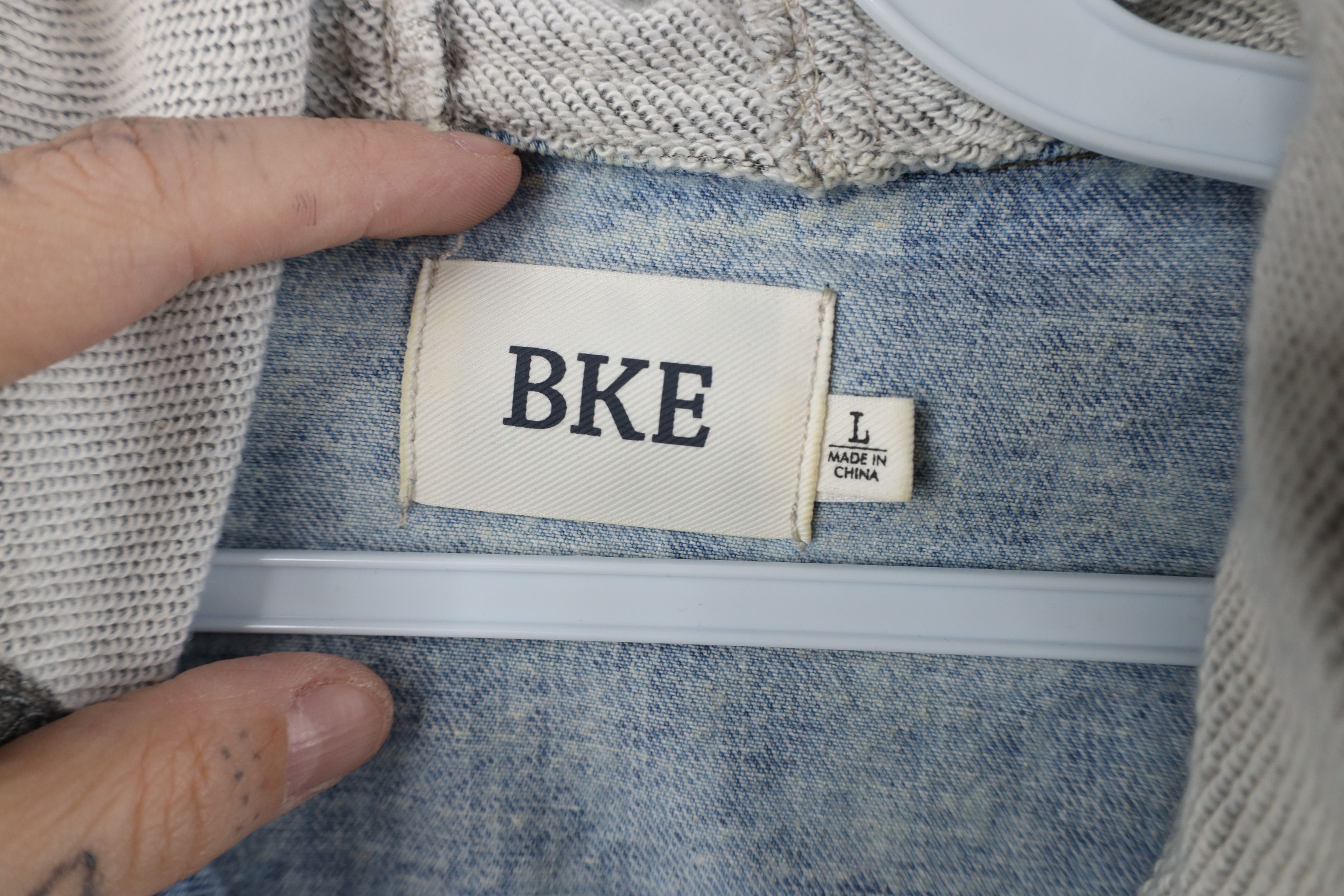Vintage Buckle BKE Off Cropped Acid Wash Hooded Denim Trucker Jacket Size L / US 10 / IT 46 - 9 Thumbnail