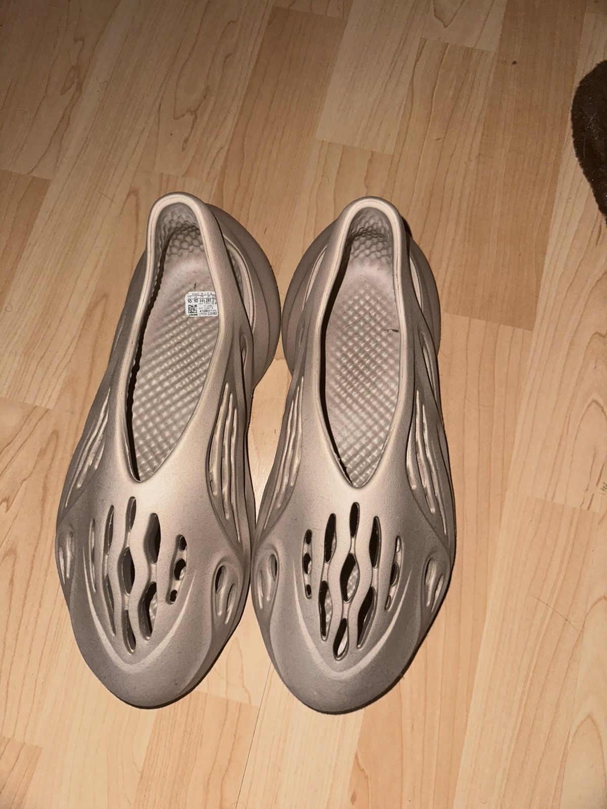 Yeezy Adidas Yeezy FOAM RNNR Mist Size US 10 / EU 43 - 1 Thumbnail