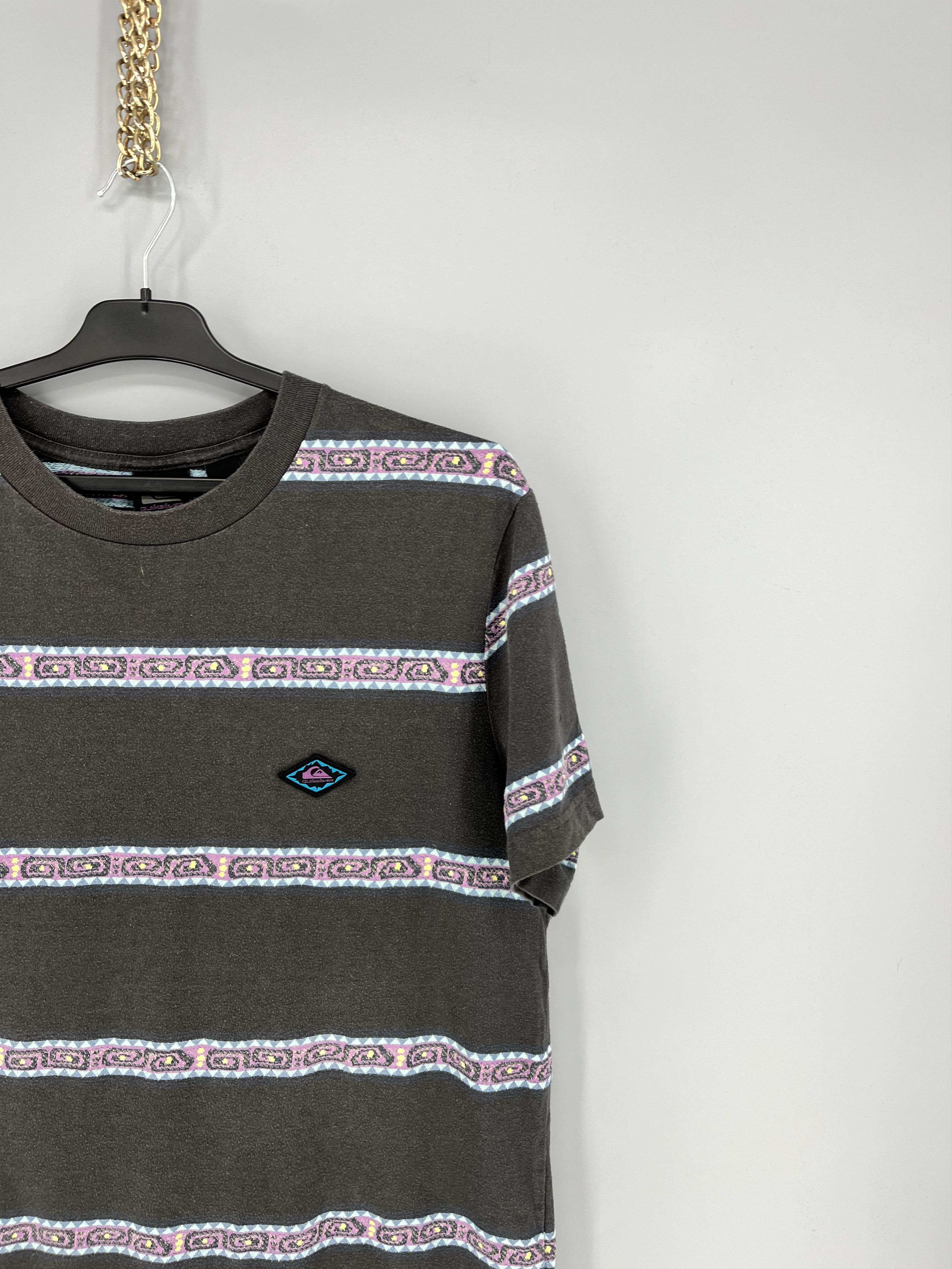 Quiksilver Vintage Quiksilver monogram T-Shirt Size M White Surf Skate Size US M / EU 48-50 / 2 - 5 Thumbnail