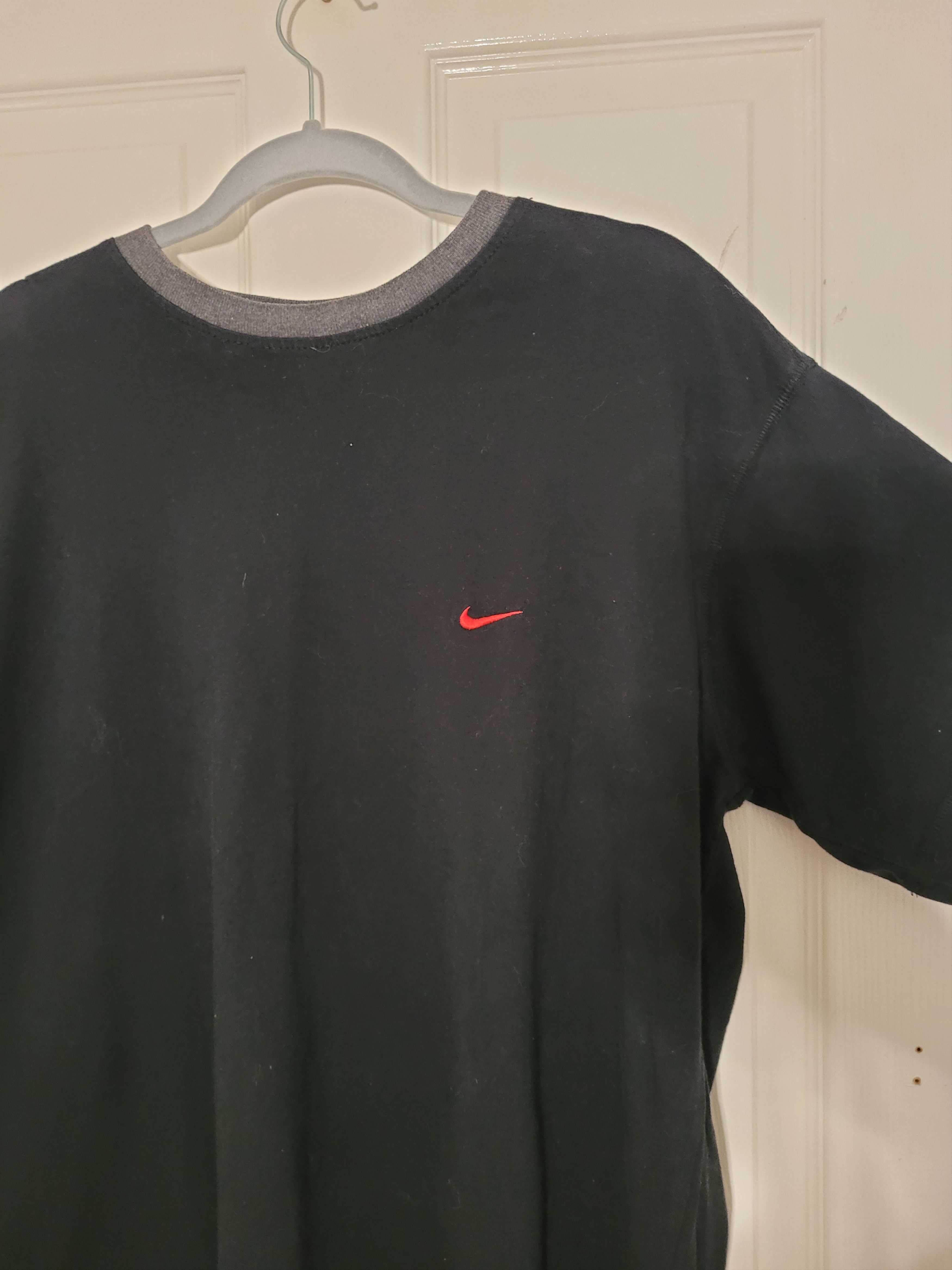 Nike Vintage Nike T-shirt Black with Red Swoosh 90s/2000s Size US XXL / EU 58 / 5 - 1 Thumbnail