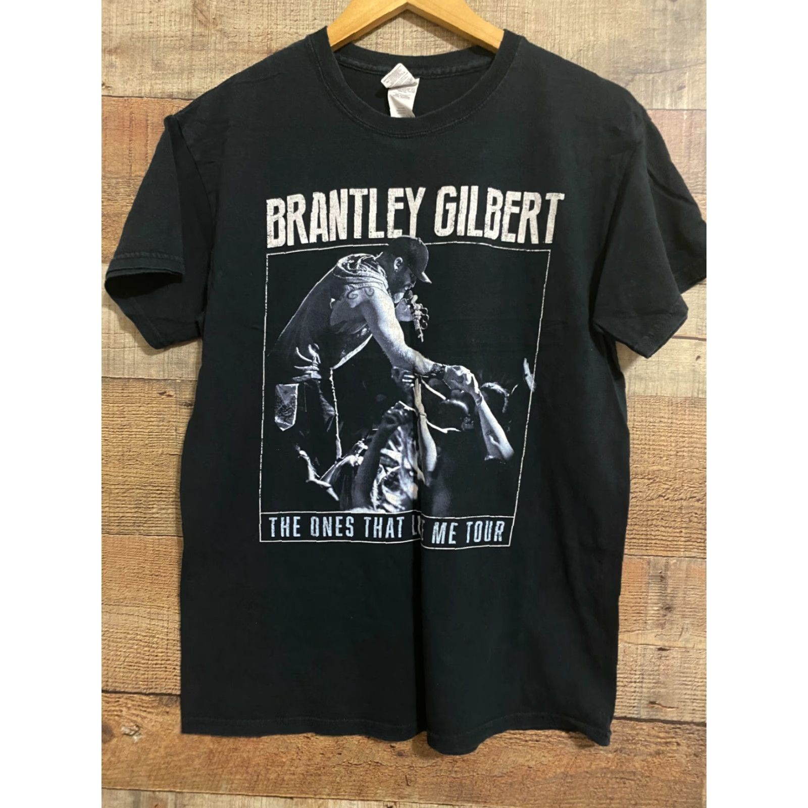 Vintage Brantley Gilbert The Ones That Like Me Tour Country Concert 2018 Medium T-Shirt Mens Black Crew Neck Short Sleeve Cotton Shirt Size US M / EU 48-50 / 2 - 2 Thumbnail