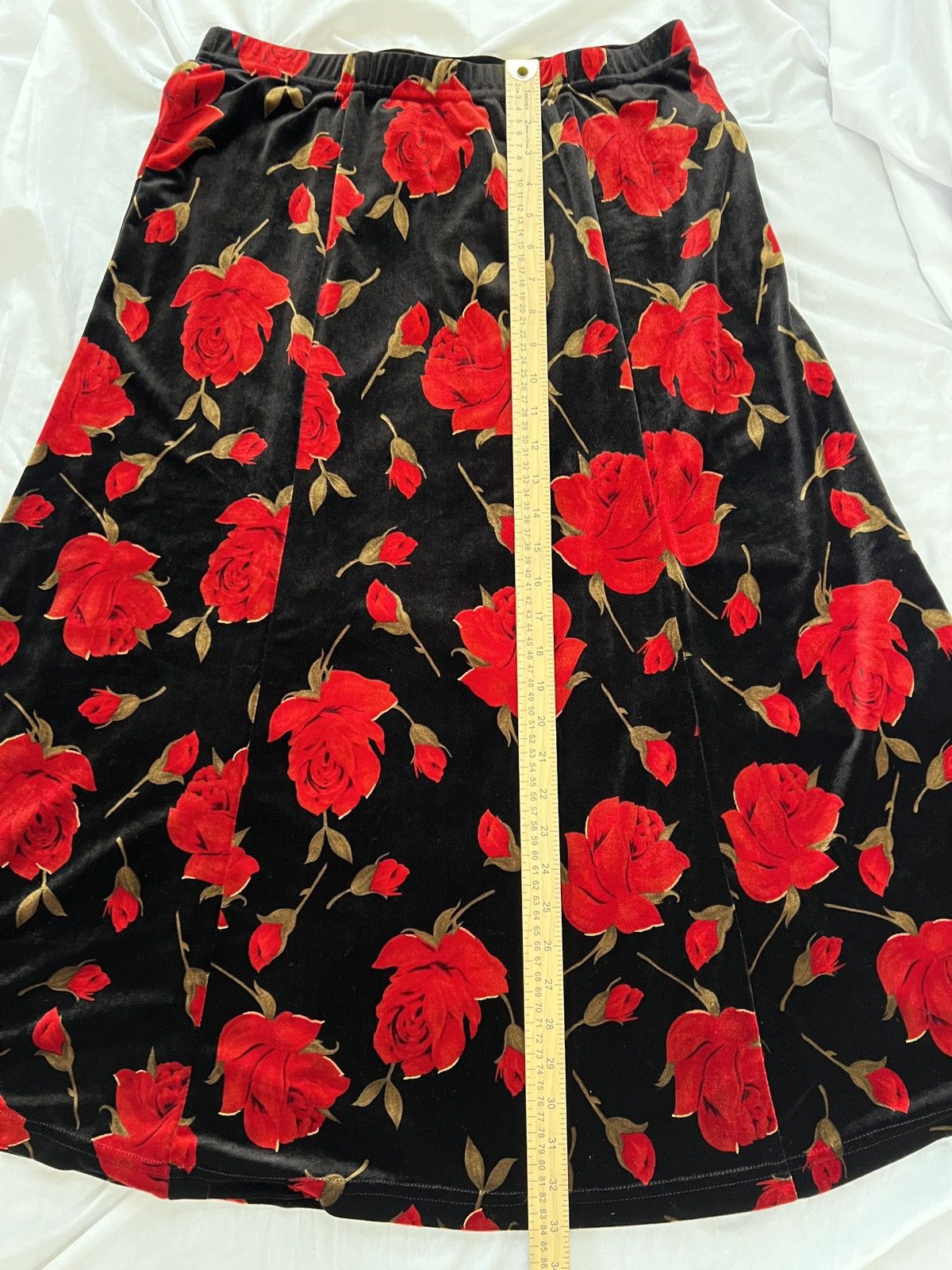 Coldwater Creek Coldwater Creek Black Maxi Skirt with Red Rose Print Size 36" / US 14 / IT 50 - 4 Thumbnail
