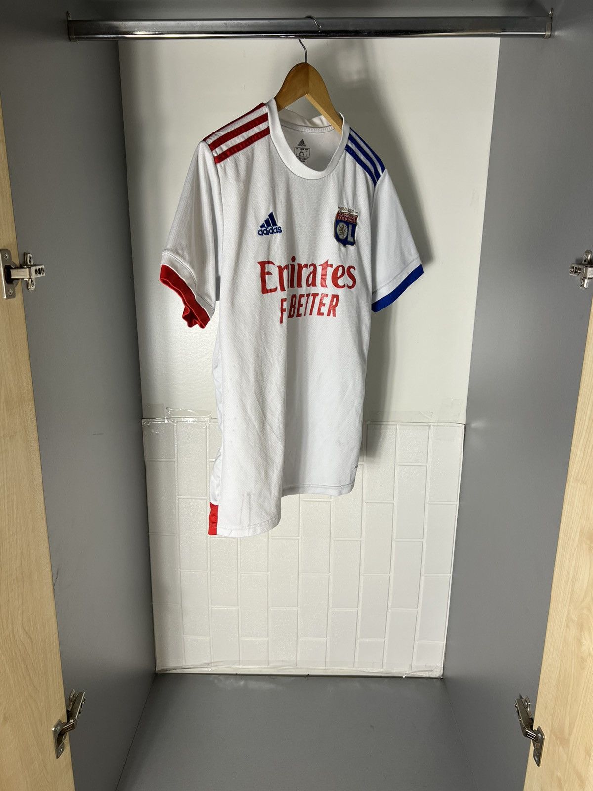 Adidas VINTAGE ADIDAS OLYMPIQUE LYONNAIS LYON FRANCE SOCCER JERSEY Size US L / EU 52-54 / 3 - 5 Thumbnail
