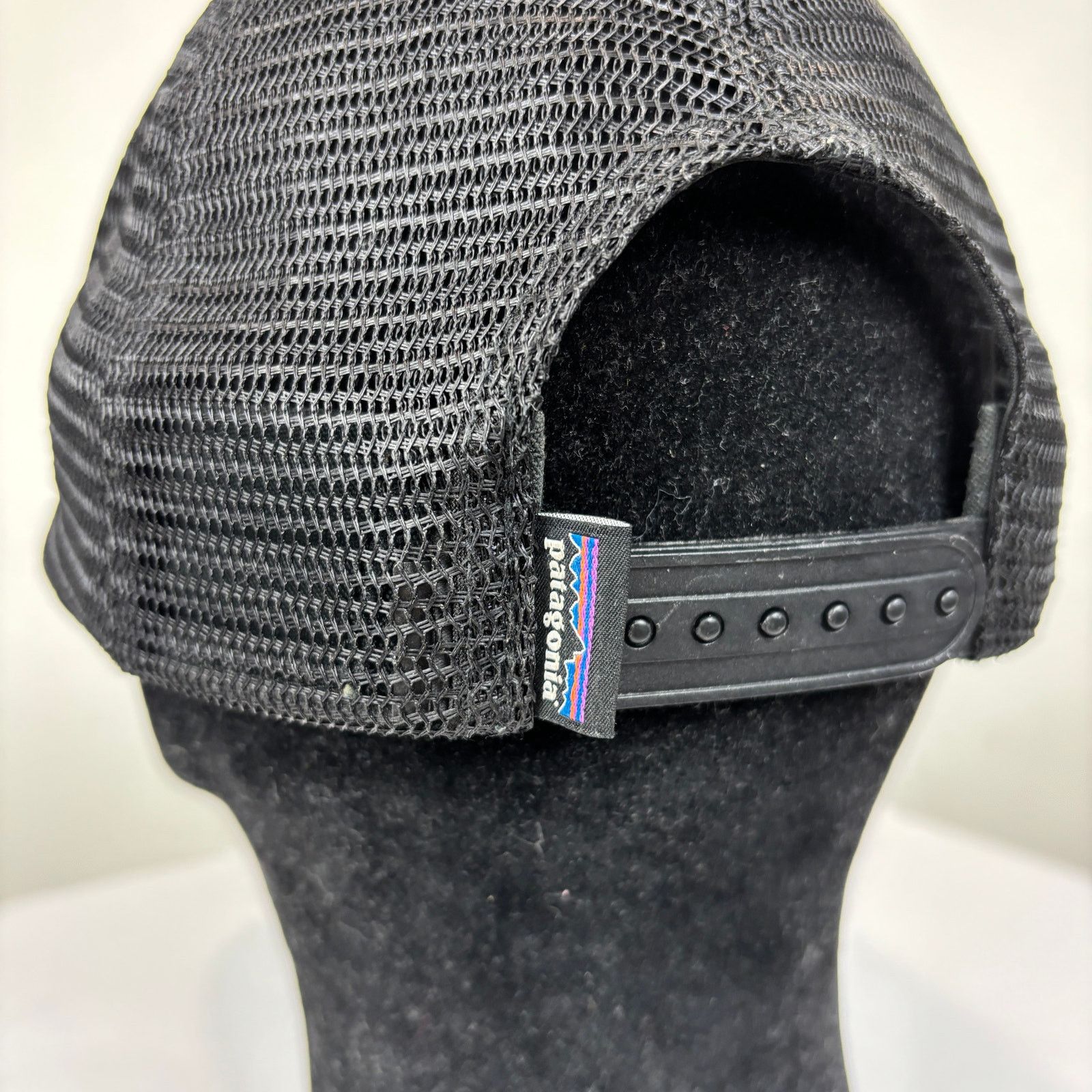 Patagonia Patagonia P-6 Logo Mesh Trucker Hat Snapback Gorpcore Size ONE SIZE - 5 Thumbnail