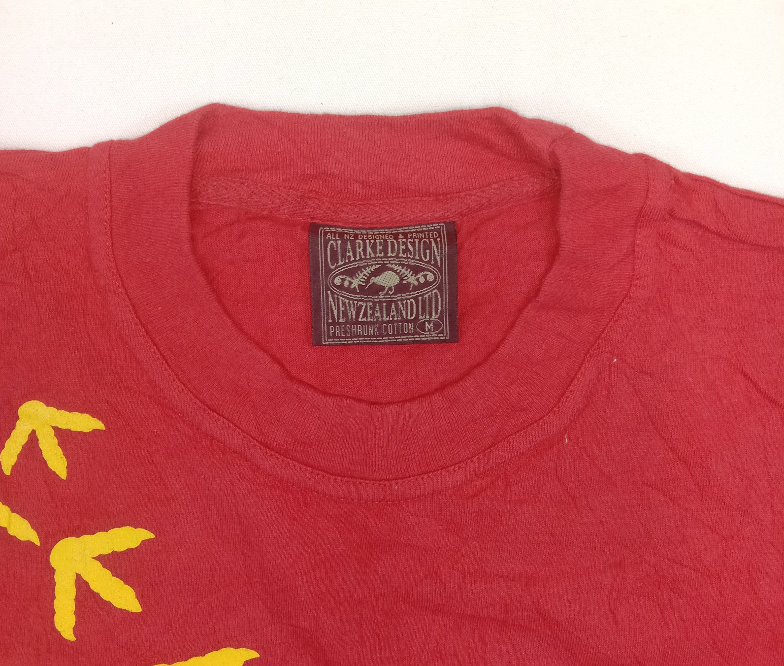 Vintage Vintage Clarke Design New Zealand Kewi T Shirt Size US M / EU 48-50 / 2 - 3 Thumbnail
