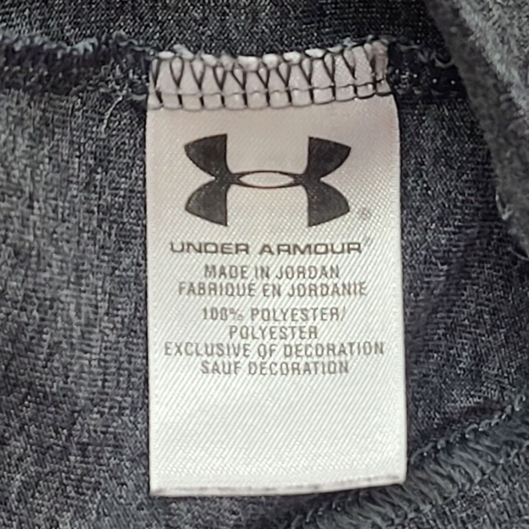 Under Armour Under Armour Shirt Womens S Slim Heat Gear Short Sleeve V-Neck Pullover Size S / US 4 / IT 40 - 5 Thumbnail
