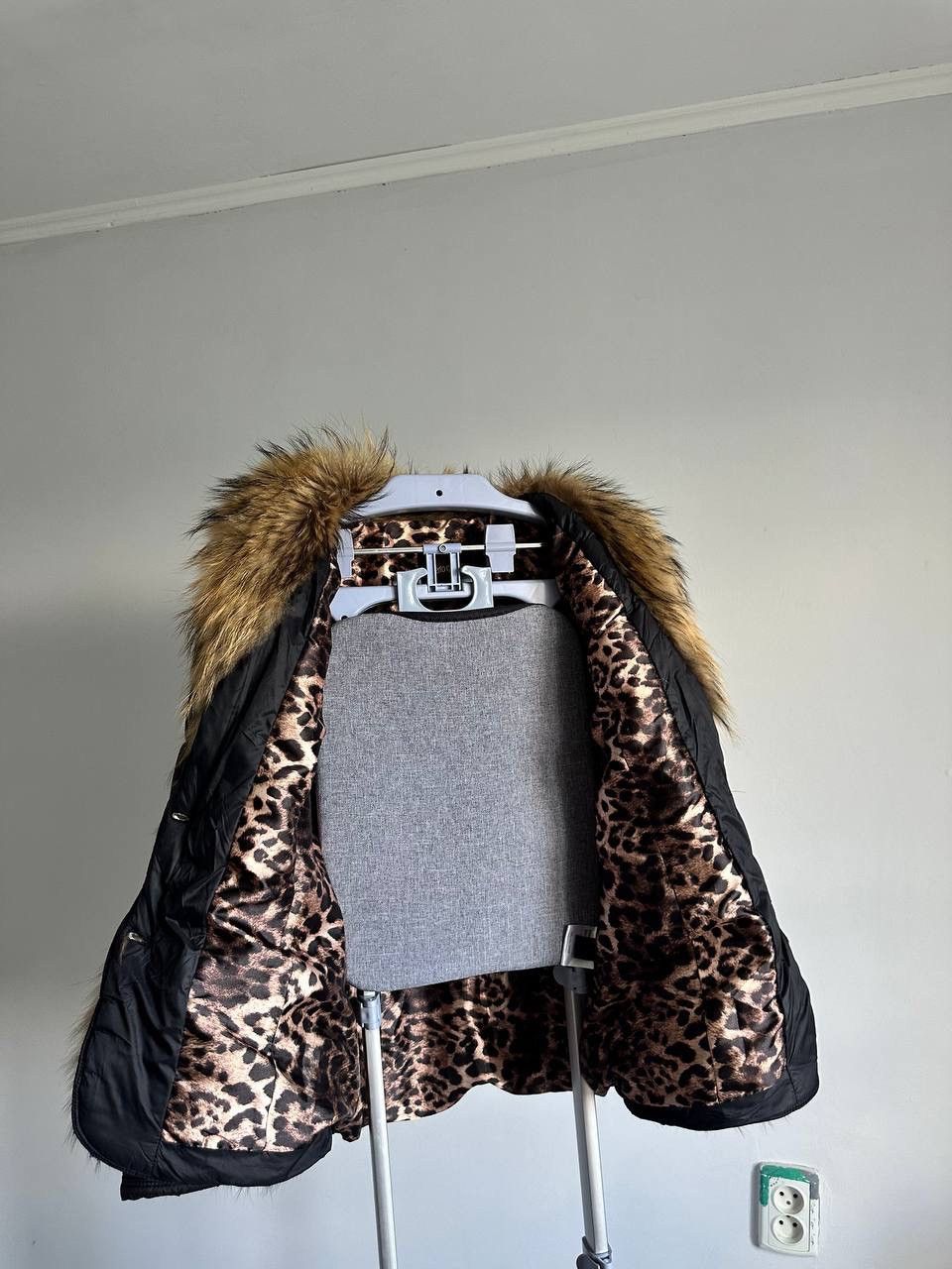 Roberto Cavalli rare roberto cavalli fur puffer leopard jacket luxury Size L / US 10 / IT 46 - 8 Thumbnail