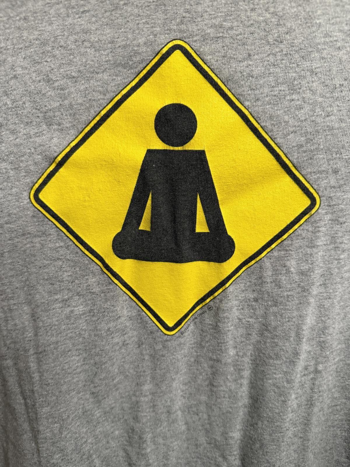 Anvil Y2K Meditating Street Sign T-shirt Frank Olinksy 2000 Tee XL Size US XL / EU 56 / 4 - 3 Thumbnail