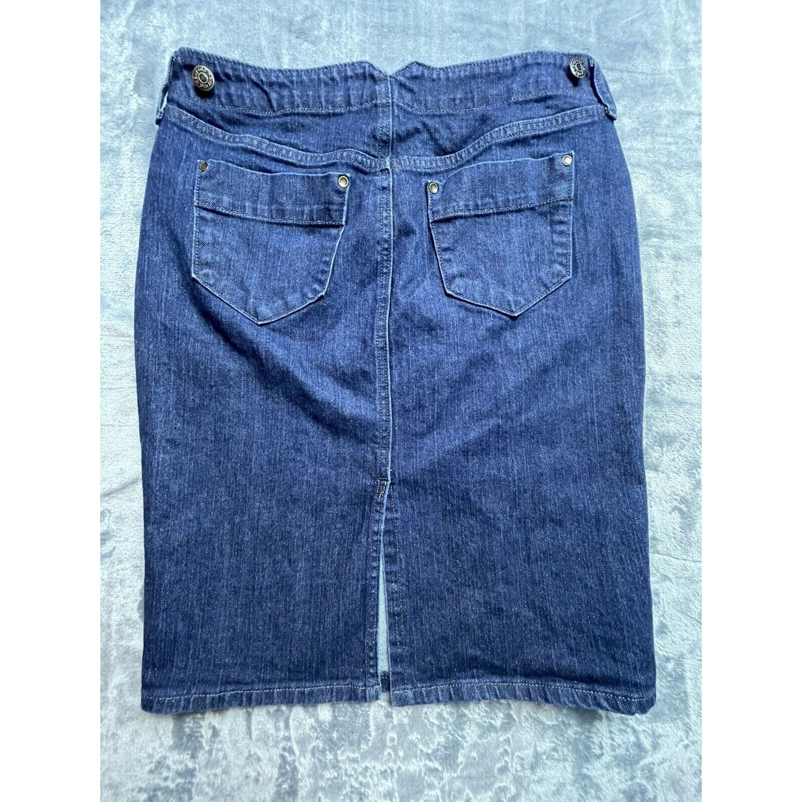 Old Navy Old Navy Jean Skirt Womens 4 Dark Denim Slit Modest Size 27" / US 4 / IT 40 - 2 Thumbnail