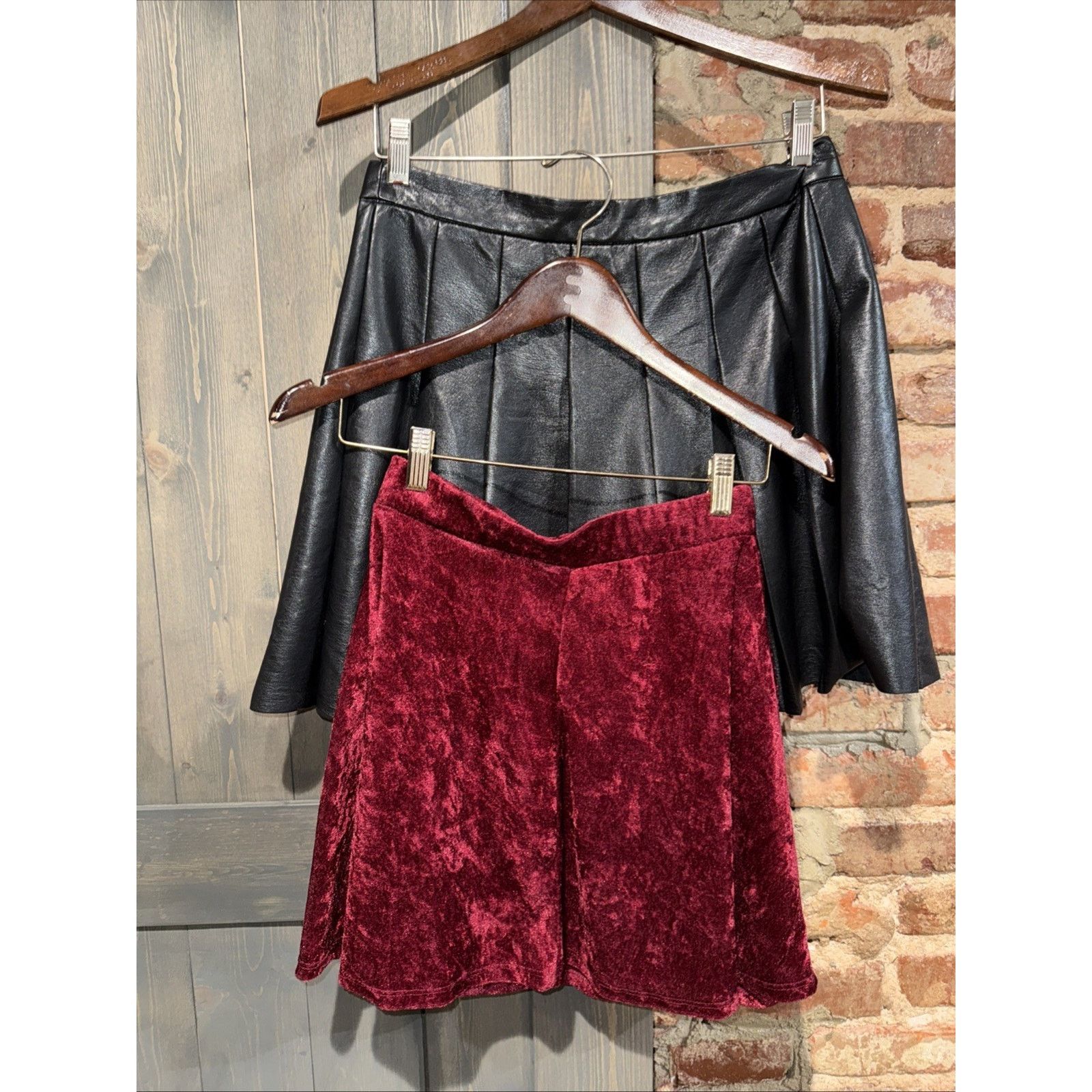 rue21 Skirt Bundle Maroon Velvet Sz M & Black Faux Leather Sz 10 Size 32" / US 10 / IT 46 - 11 Thumbnail