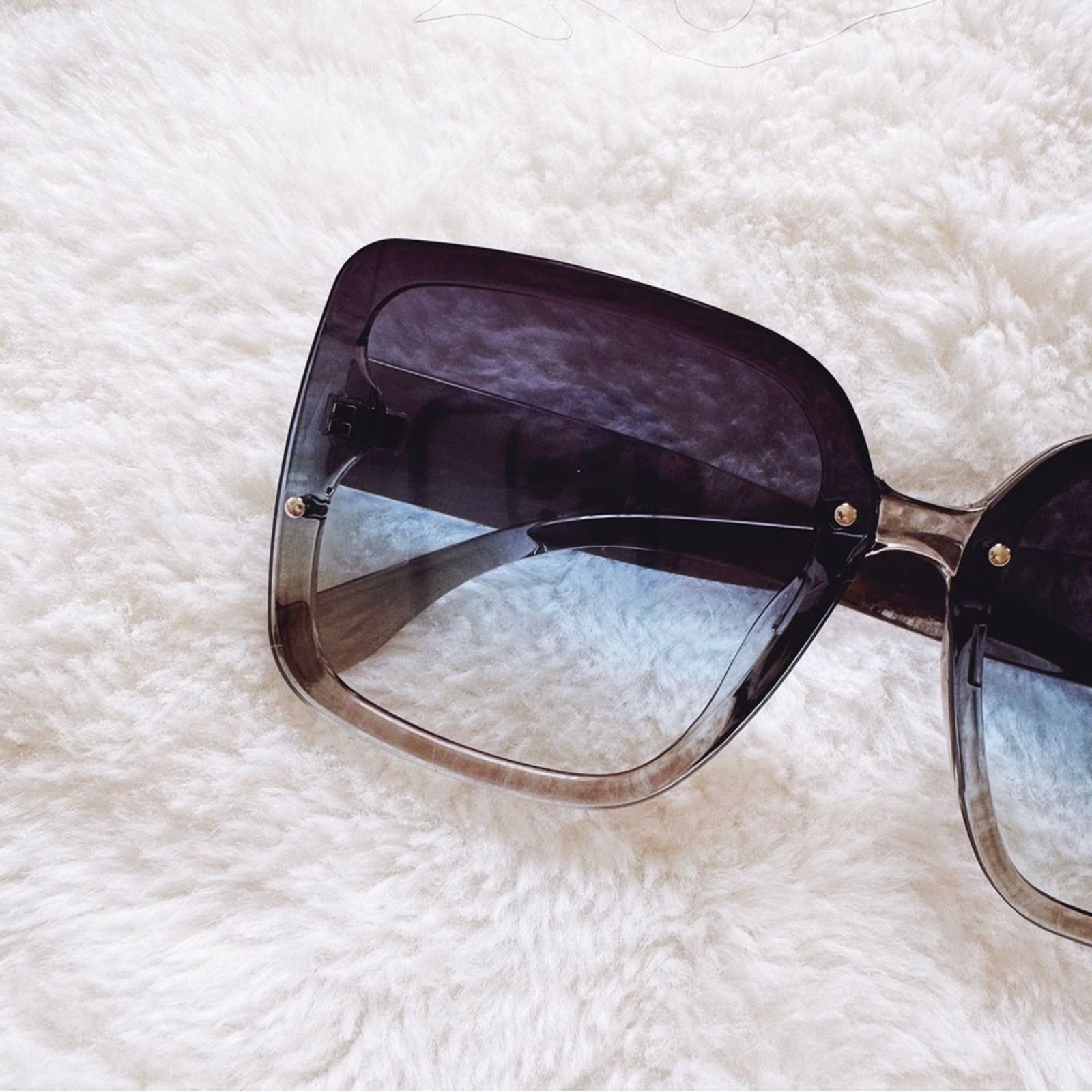 Other Abby Clear Blue Square Frame Sunglasses Size ONE SIZE - 2 Thumbnail