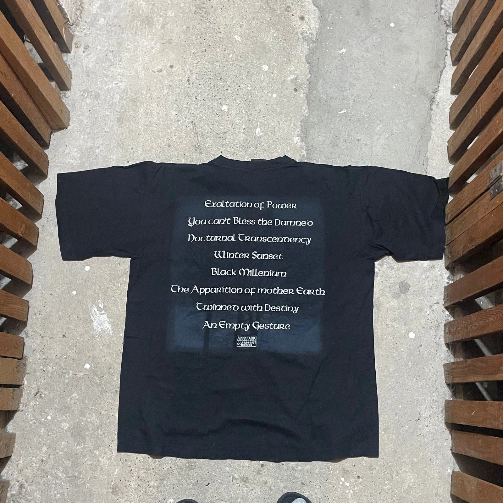 Band Tees December Moon 1996 t-shirt Size US XL / EU 56 / 4 - 2 Thumbnail