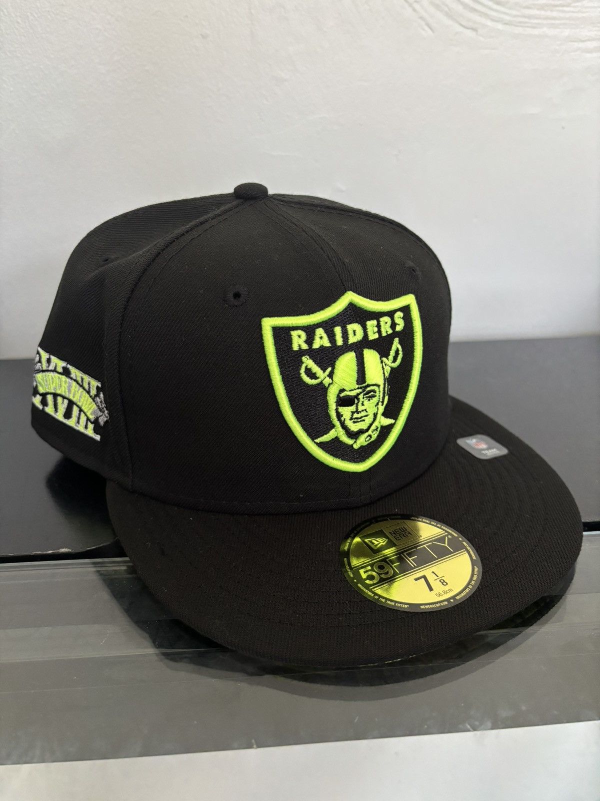 NFL × New Era Las Vegas Raiders Summer Pop 59Fifty Fitted Hat Size 7 1/8 Size ONE SIZE - 1 Thumbnail