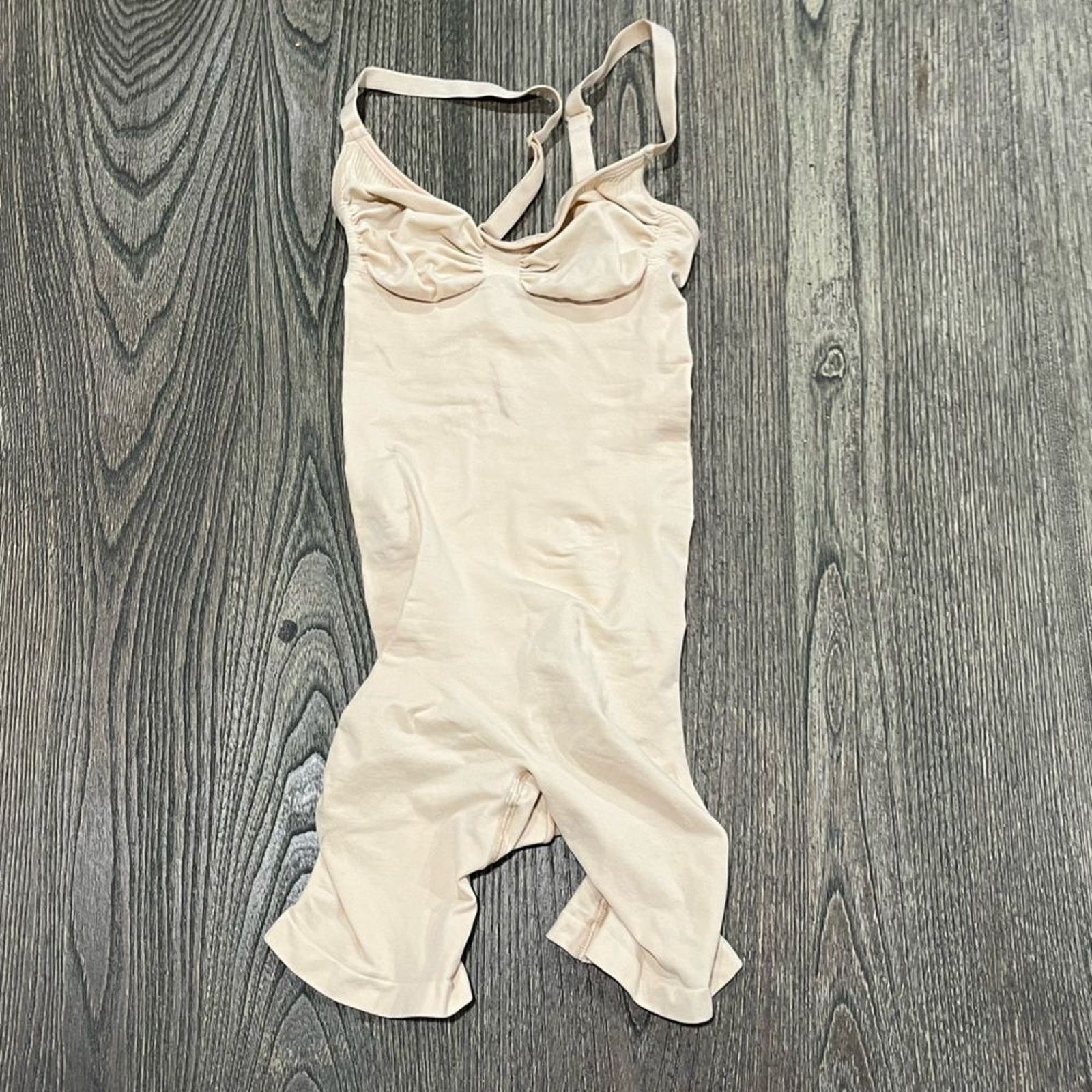 SKIMS NWOT Skims Sculpting Bodysuit Seamless Shapewear Bodycon Size ONE SIZE - 1 Thumbnail