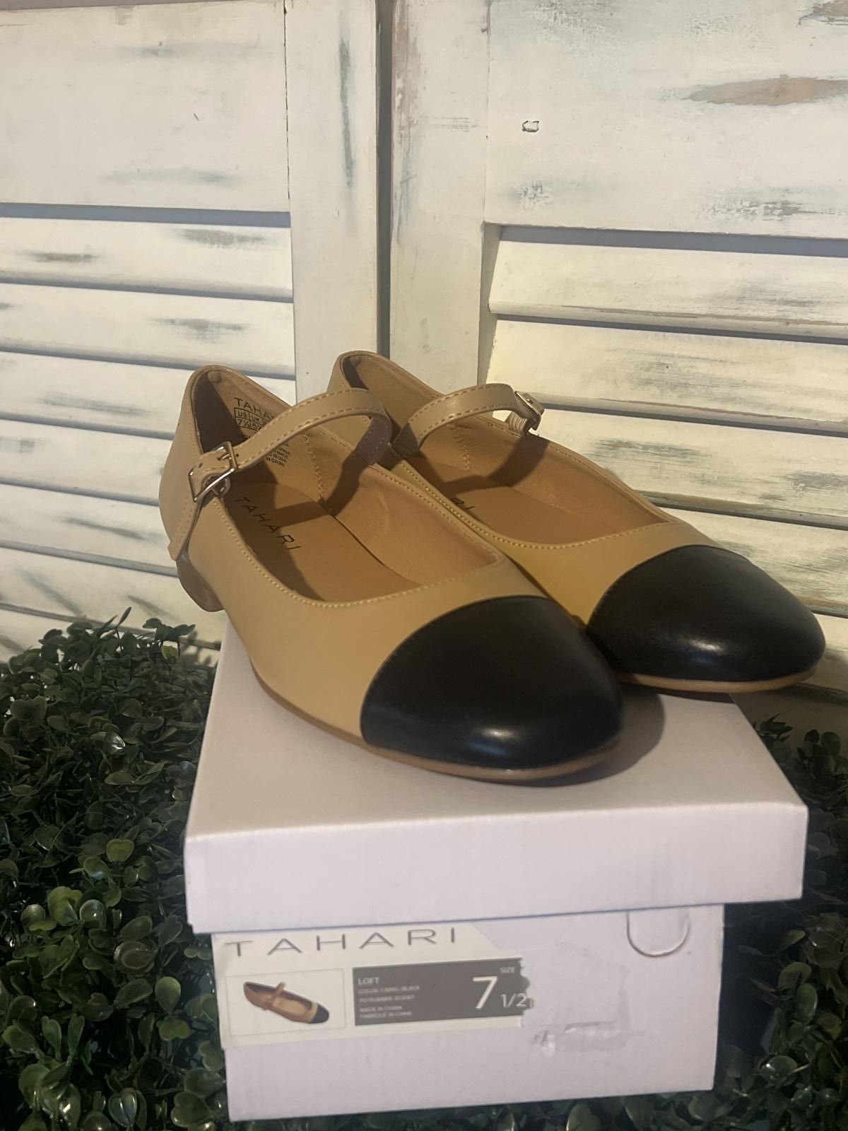 Elie Tahari Tahari Women's Beige and Black Mary Jane Flats Size 7.5 Size US 7.5 / IT 37.5 - 3 Thumbnail