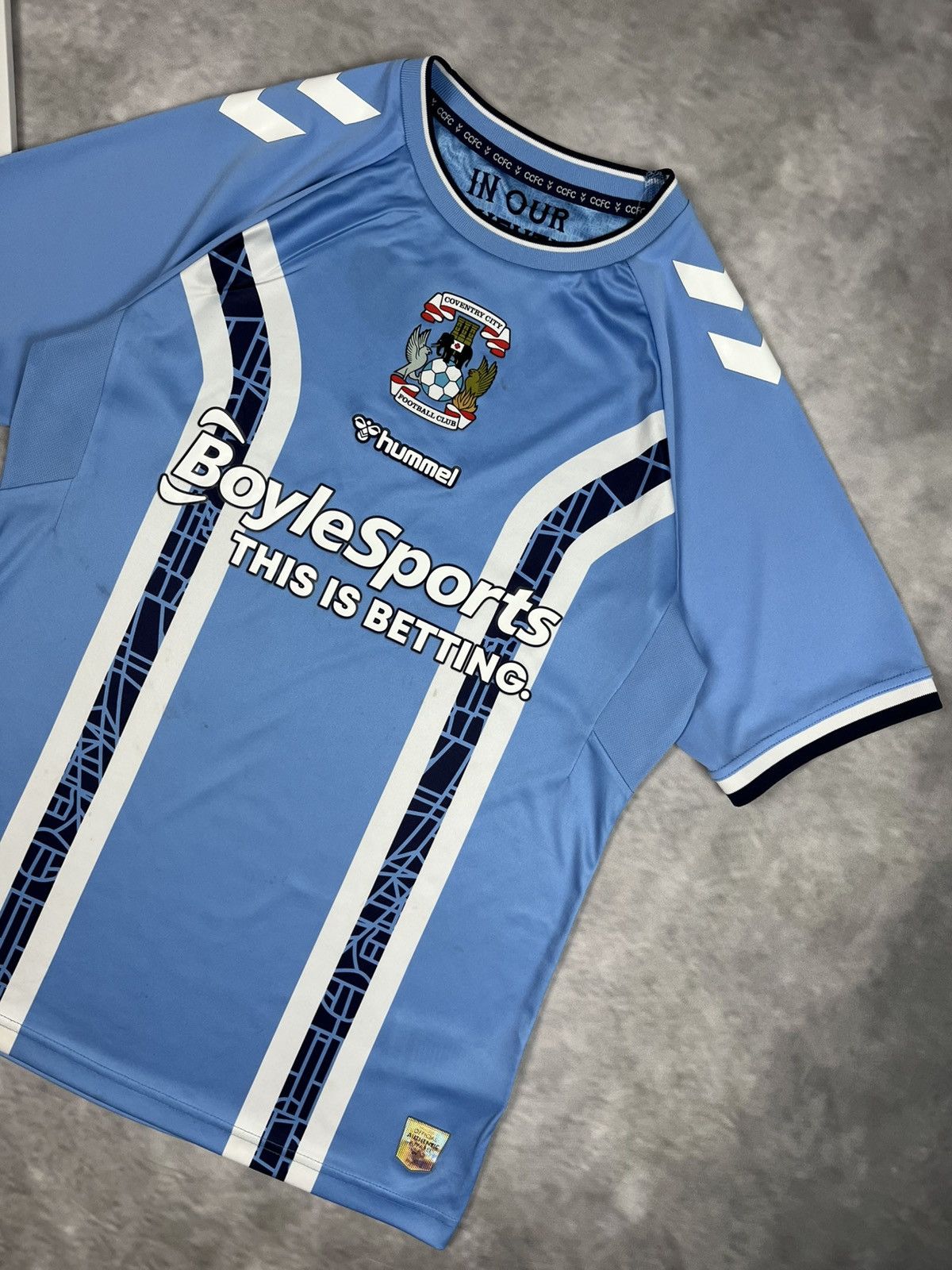 Hummel Hummel Coventry City 2021/22 Home Shirt S/M Size Jersey Size US S / EU 44-46 / 1 - 2 Thumbnail