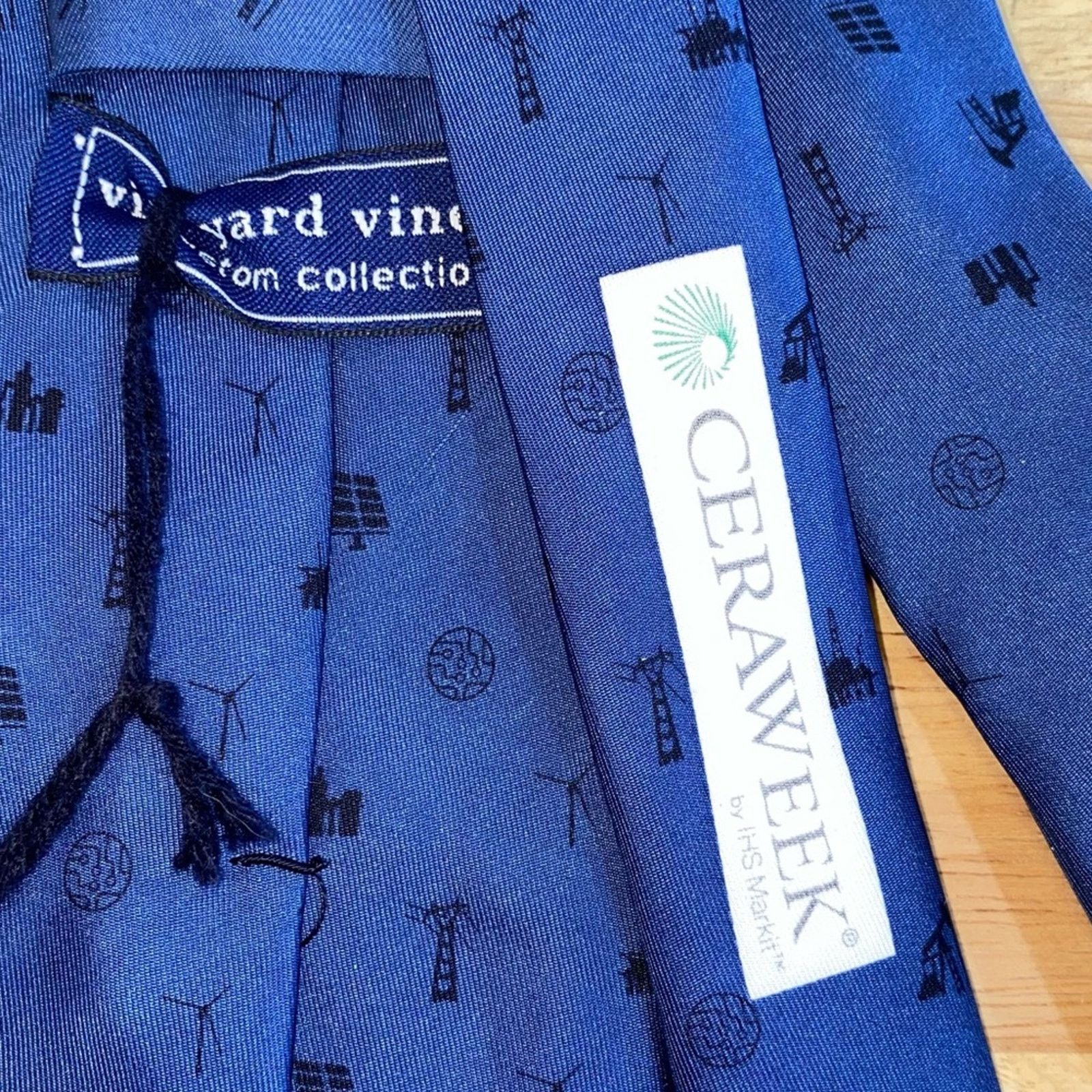 Vineyard Vines NWT Vineyard Vines Custom Collections Blue Silk Tie Size ONE SIZE - 6 Thumbnail