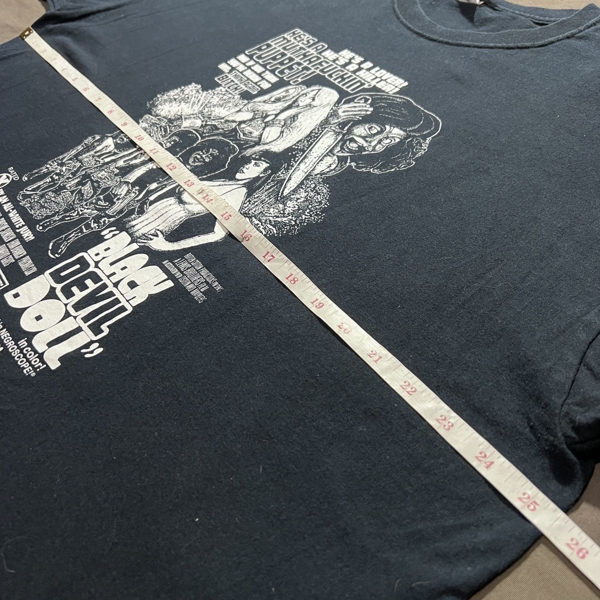 Vintage Vintage Y2K Black Devil Doll Comedy Horror Movie Tee 2XL Size US XXL / EU 58 / 5 - 8 Thumbnail
