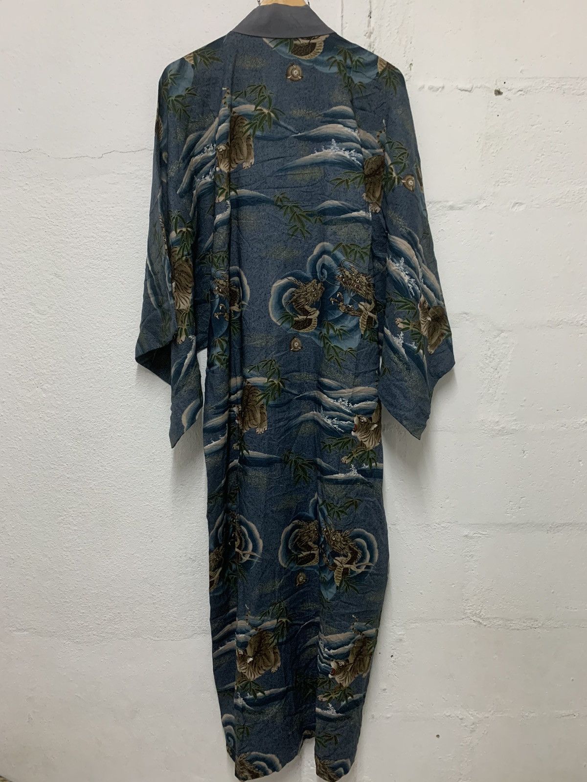 Vintage ANTIQUE WOOL DRAGON & TIGER DESIGN JUBAN KIMONO Size US L / EU 52-54 / 3 - 3 Thumbnail