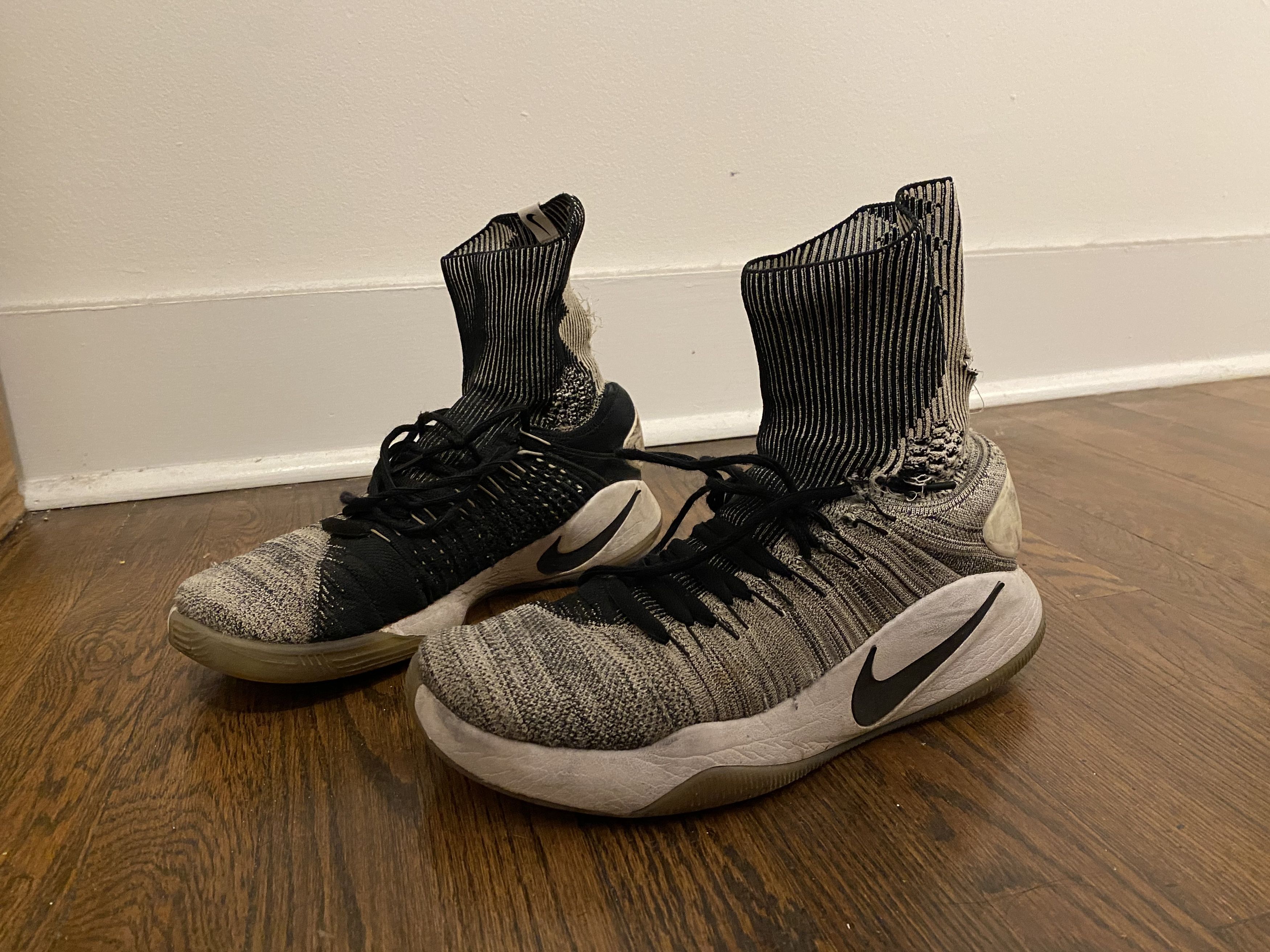 Nike Nike Hyperdunk 2016 Flyknit Black White Size 9 Oreo Size US 9 / EU 42 - 1 Thumbnail