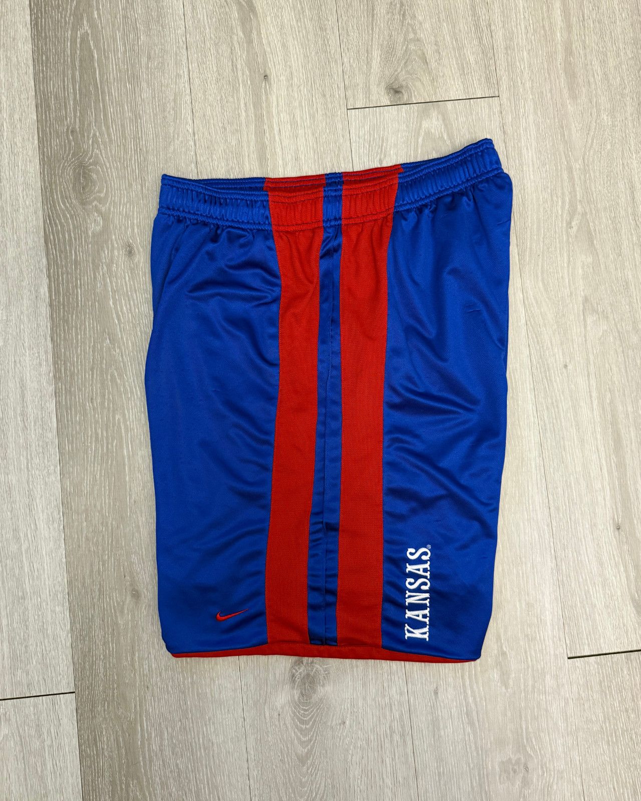 Nike × Vintage Vintage Nike Kansas University Jayhawks Basketball Shorts XL Size US 32 / EU 48 - 4 Thumbnail