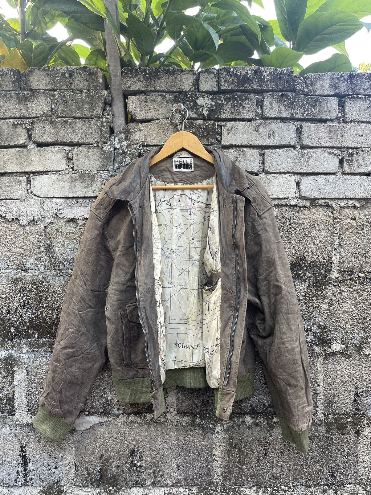 Pelle Pelle Vintage Pelle Cuir A-2 Leather Jacket Normandy Map Lining Size US L / EU 52-54 / 3 - 4 Thumbnail
