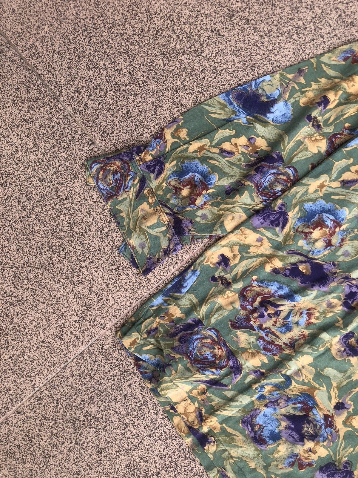 Balenciaga Balenciaga Floral Pattern Shirt Beautiful Detail Size US L / EU 52-54 / 3 - 4 Thumbnail