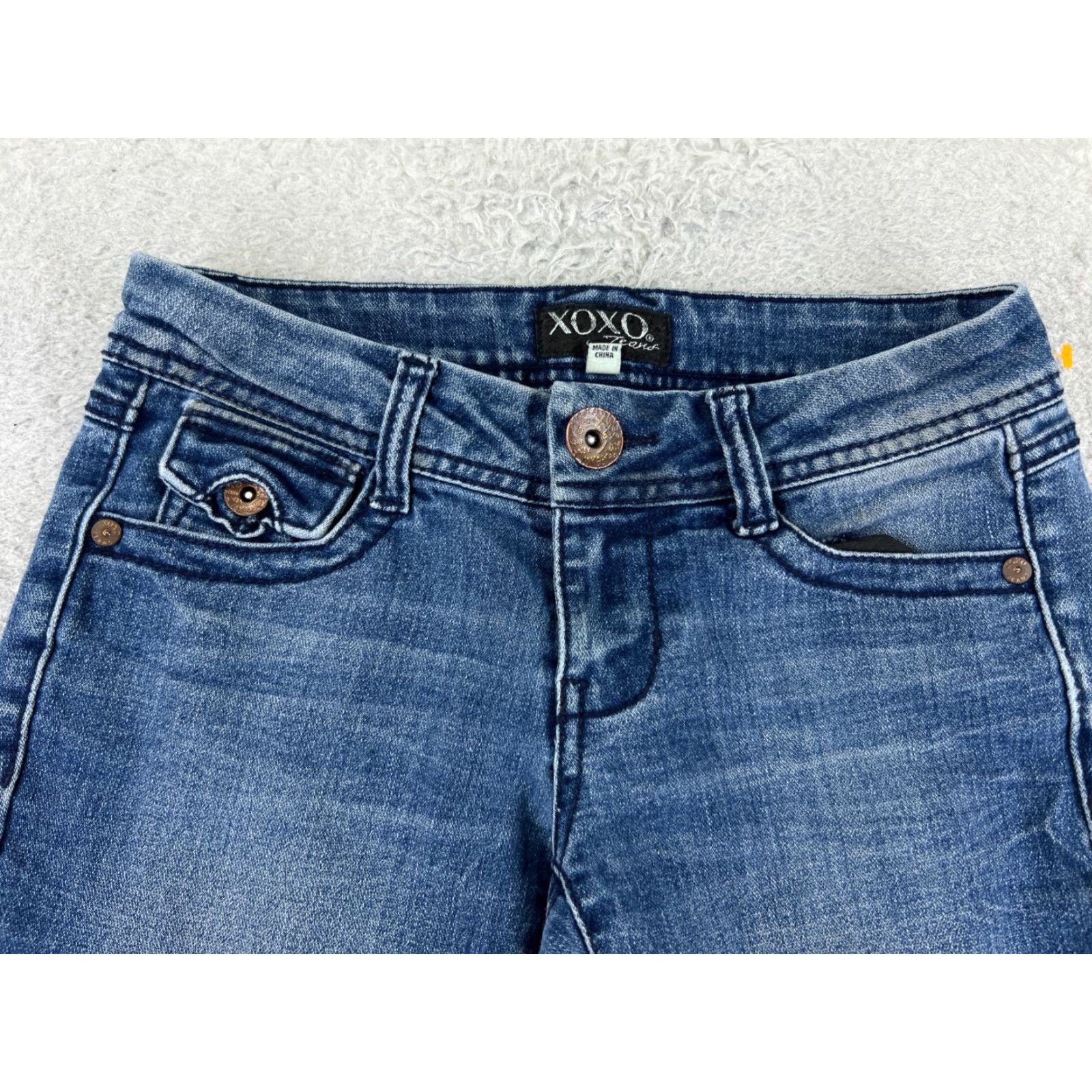 XOXO XOXO Jeans Women's Jeans Denim Blue 25x27 Skinny Low Rise 5-Pocket Embroidered Zipper Button Floral Cotton Stretch Read Size 25" / US 0 / IT 36 - 4 Thumbnail