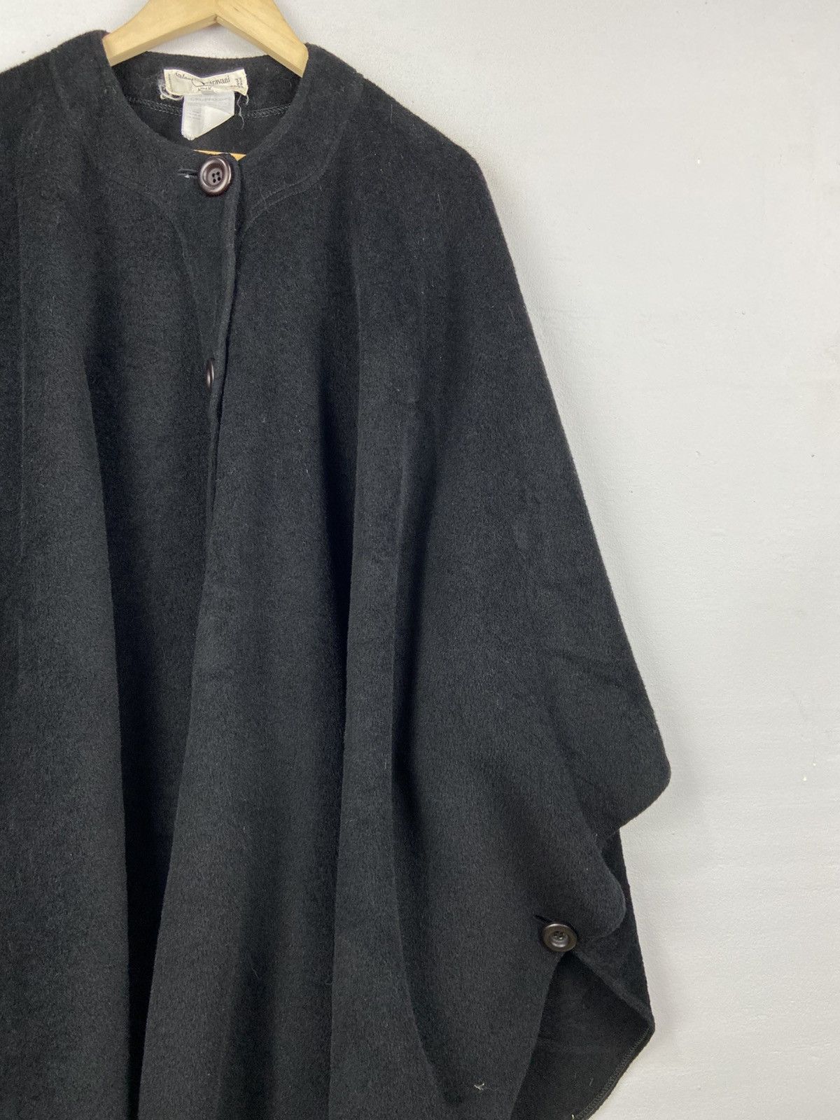 Valentino VINTAGE VALENTINO CARAVANI CAPES RARE Size M / US 6-8 / IT 42-44 - 3 Thumbnail