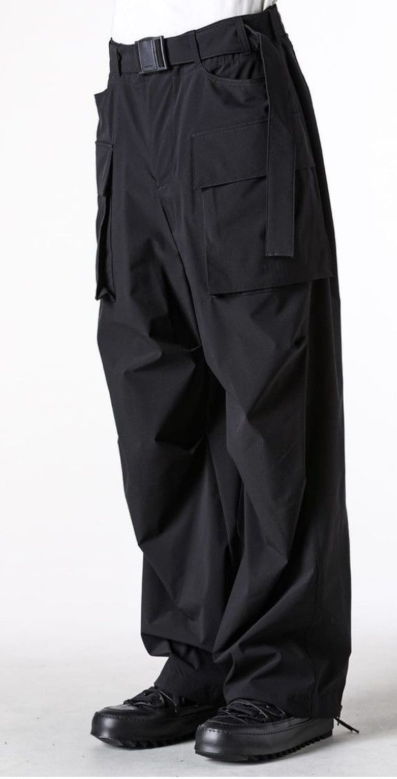 The Viridi-anne NWT $610 f/w25 Stretch Tech Cargo Pants Size US 34 / EU 50 - 4 Thumbnail