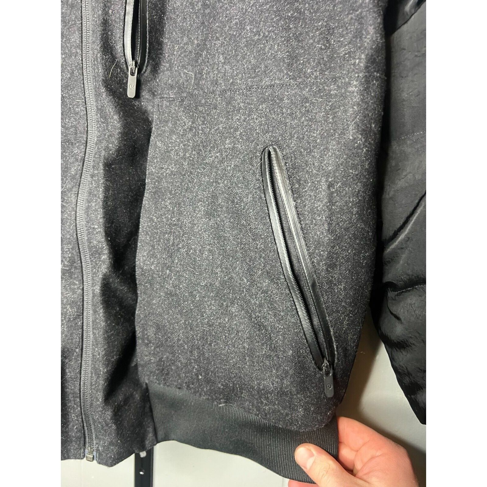 Lululemon Lululemon Roam Far Wool Reversible Down Bomber Jacket Women' Size M / US 6-8 / IT 42-44 - 8 Thumbnail