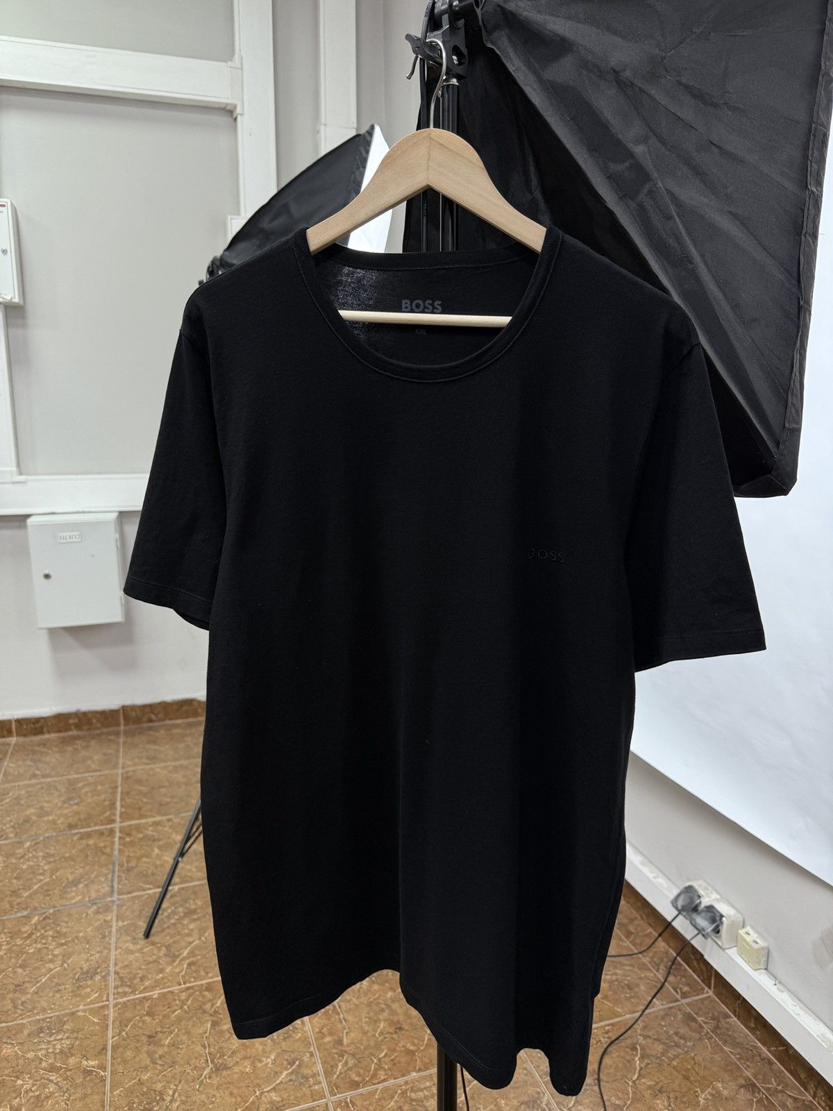 Hugo Boss 🇮🇹 Hugo Boss Luxury Classic T-Shirt Retro Rare Hype Y2K Size US XXL / EU 58 / 5 - 1 Thumbnail