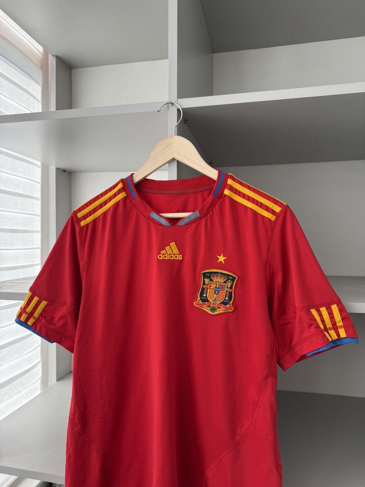 Adidas × Vintage Adidas Spain 2012 2013 Soccer Vintage Uefa Jersey Size US M / EU 48-50 / 2 - 2 Thumbnail