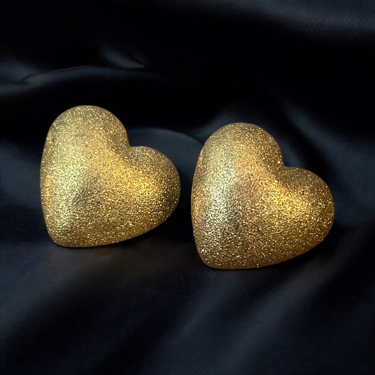 Other Sparkly gold tone puffed heart post earrings Size ONE SIZE - 1 Thumbnail