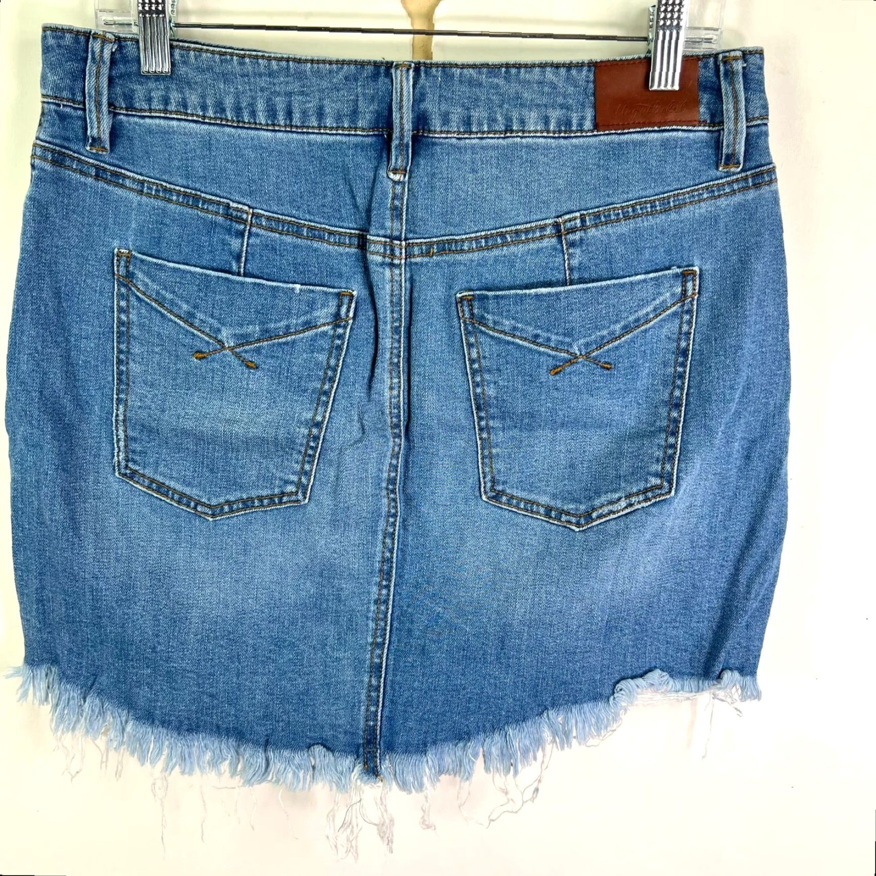 Denime Unpublished Denim Blue Jean Mini Skirt Womens Size 31 Raw Hem 32X17 Size 24" / US 00 / IT 34 - 4 Thumbnail