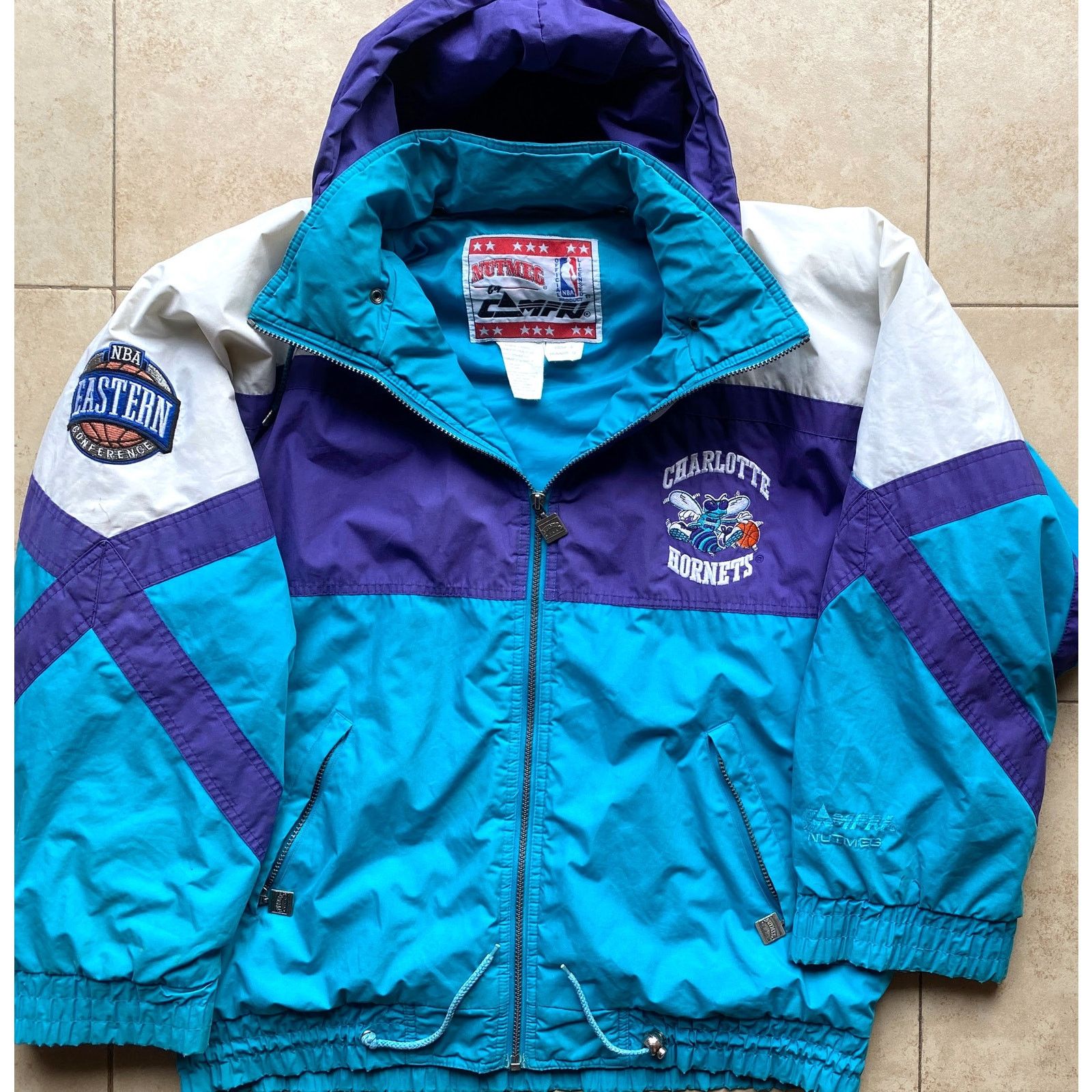 NBA × Starter Charlotte Hornets 90s NUTMEG puffer TAPE L teal NBA vintage Size US L / EU 52-54 / 3 - 2 Thumbnail