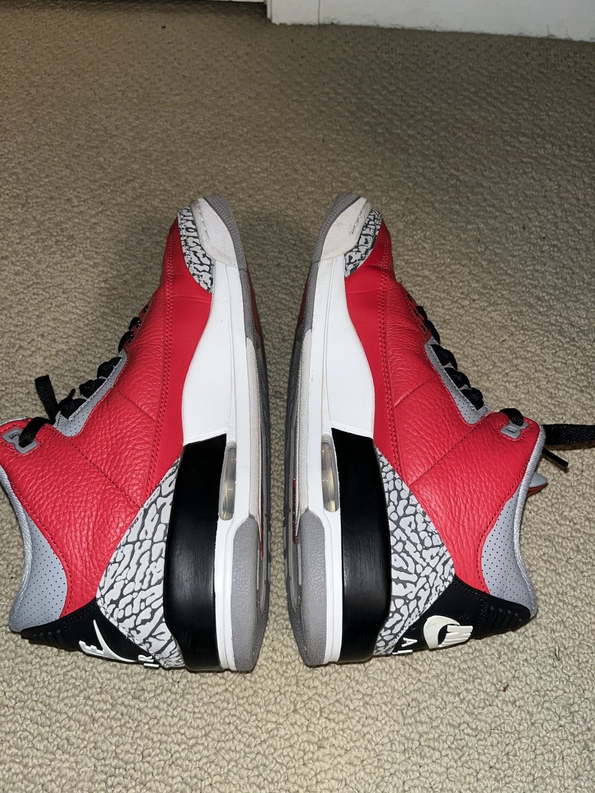 Jordan Brand Air Jordan 3 Retro SE Fire Red Size 11 Size US 11 / EU 44 - 3 Thumbnail