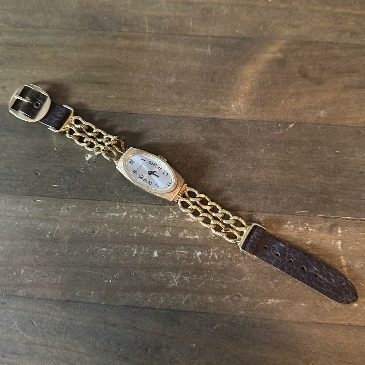 Vintage Vintage Lucerne gold tone chain and leather band watch Size ONE SIZE - 4 Thumbnail