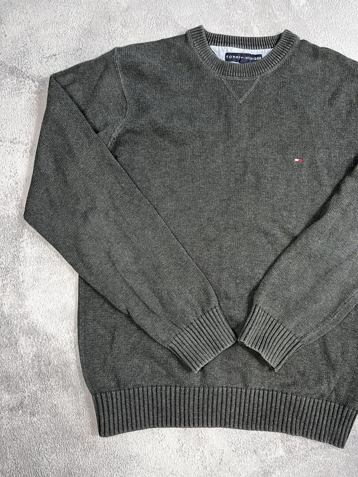 Tommy Hilfiger × Vintage Vintage Y2K Tommy Hilfiger sweater old money style size M Size US M / EU 48-50 / 2 - 2 Thumbnail