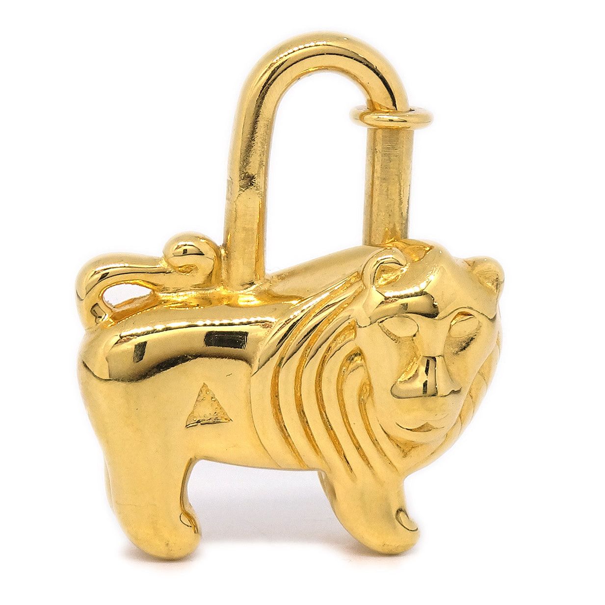 Charm Hermès Cadena Lock – Or 2001 – Gravure 'L’HOMME PEUT EMBELLIR LA TERRE' – 23.3g