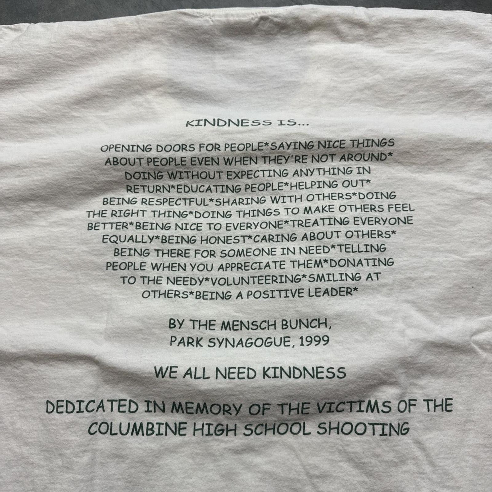 Vintage Vintage 90s Columbine Memorial Need Kindness Graphic T-Shirt Size US XL / EU 56 / 4 - 7 Thumbnail