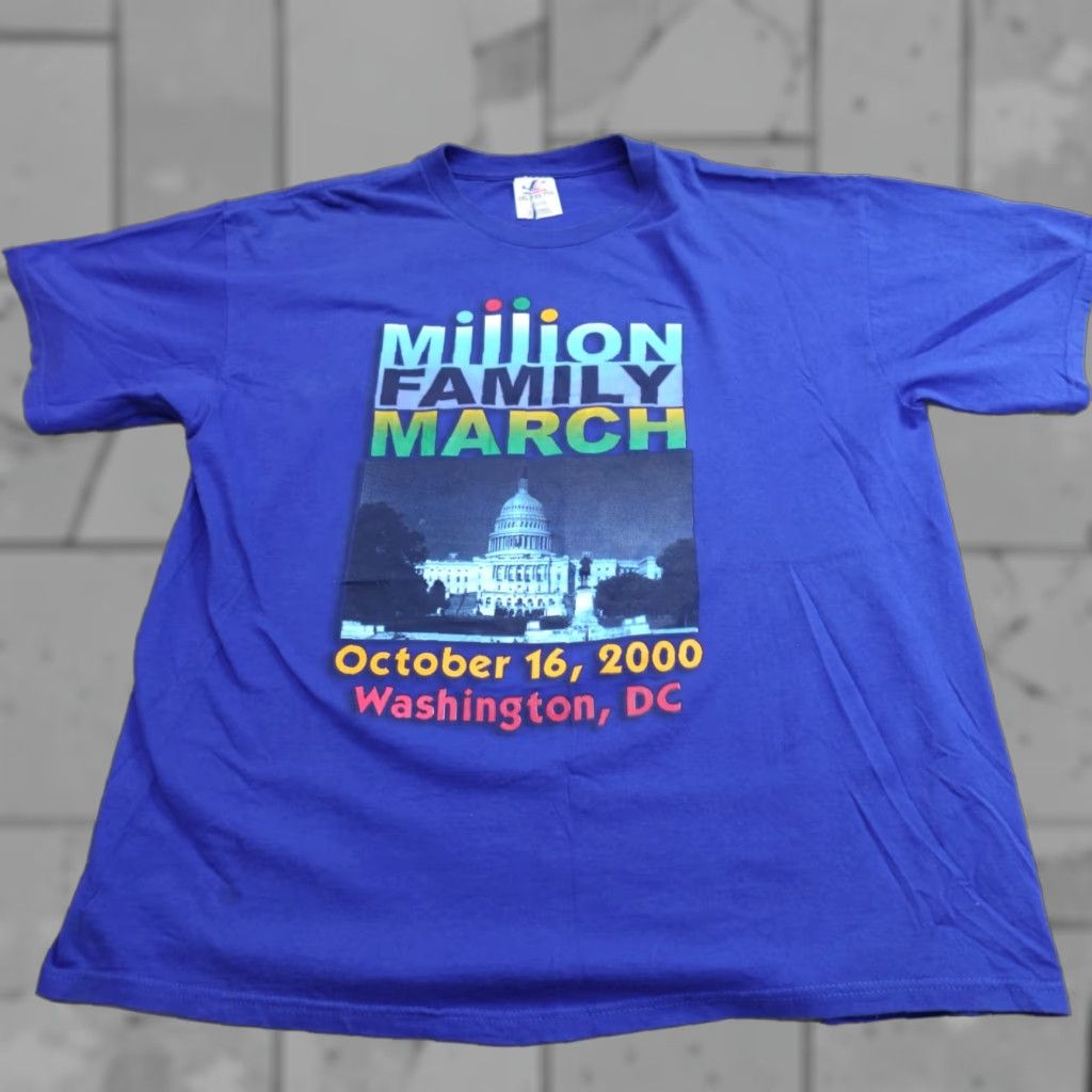 Vintage Vintage Million Family March Shirt 2XL Blue Double-Sided Logo Athletic T-Shirt Men Crew Neck Short Sleeve Reg 2000s Band Theme Mens Size US XXL / EU 58 / 5 - 1 Thumbnail