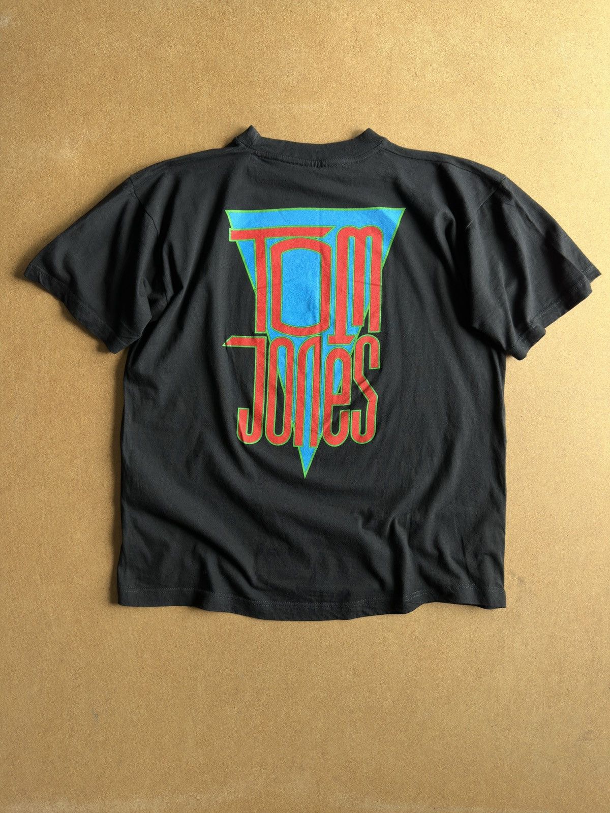 Band Tees Vintage 90s Tom Jones Graphic Tee Size US XL / EU 56 / 4 - 2 Thumbnail