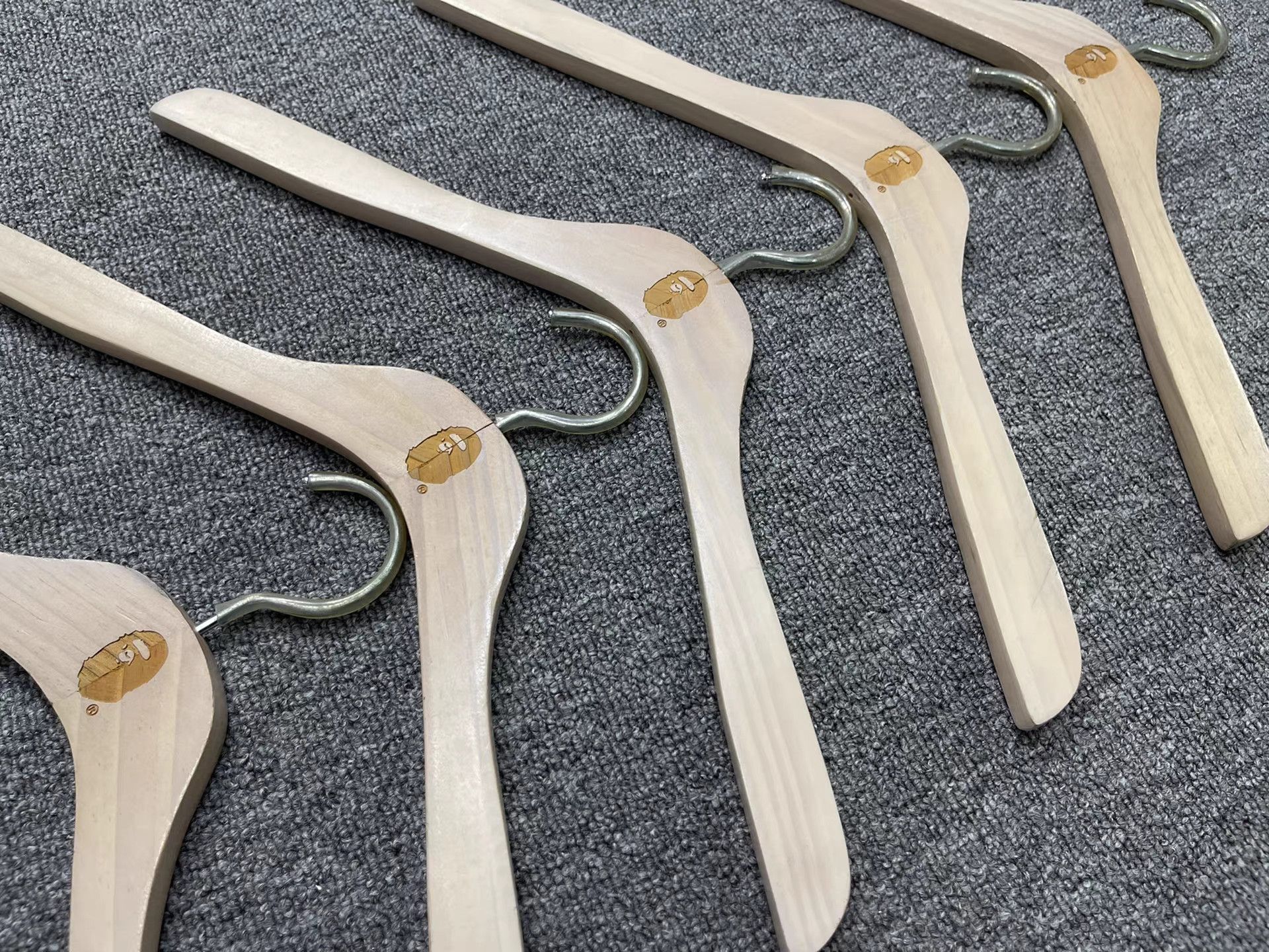 Bape Bape Wooden Hanger Q5 Size ONE SIZE - 4 Thumbnail