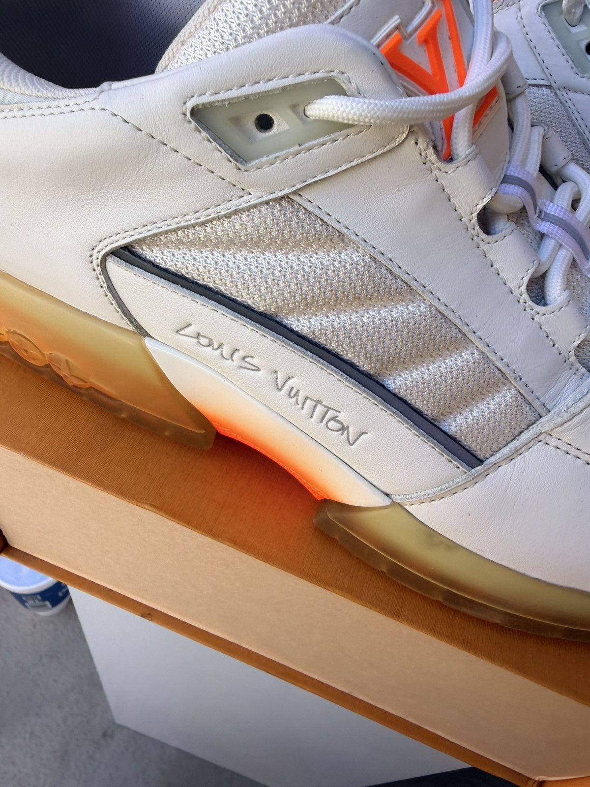 Louis Vuitton Louis Vuitton Virgil Trainer Size US 9 / EU 42 - 2 Thumbnail
