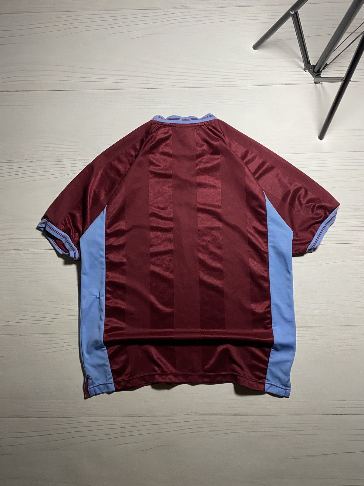 Vintage Vintage Remake Aston Villa 1983-1985 home soccer jersey Size US L / EU 52-54 / 3 - 11 Thumbnail
